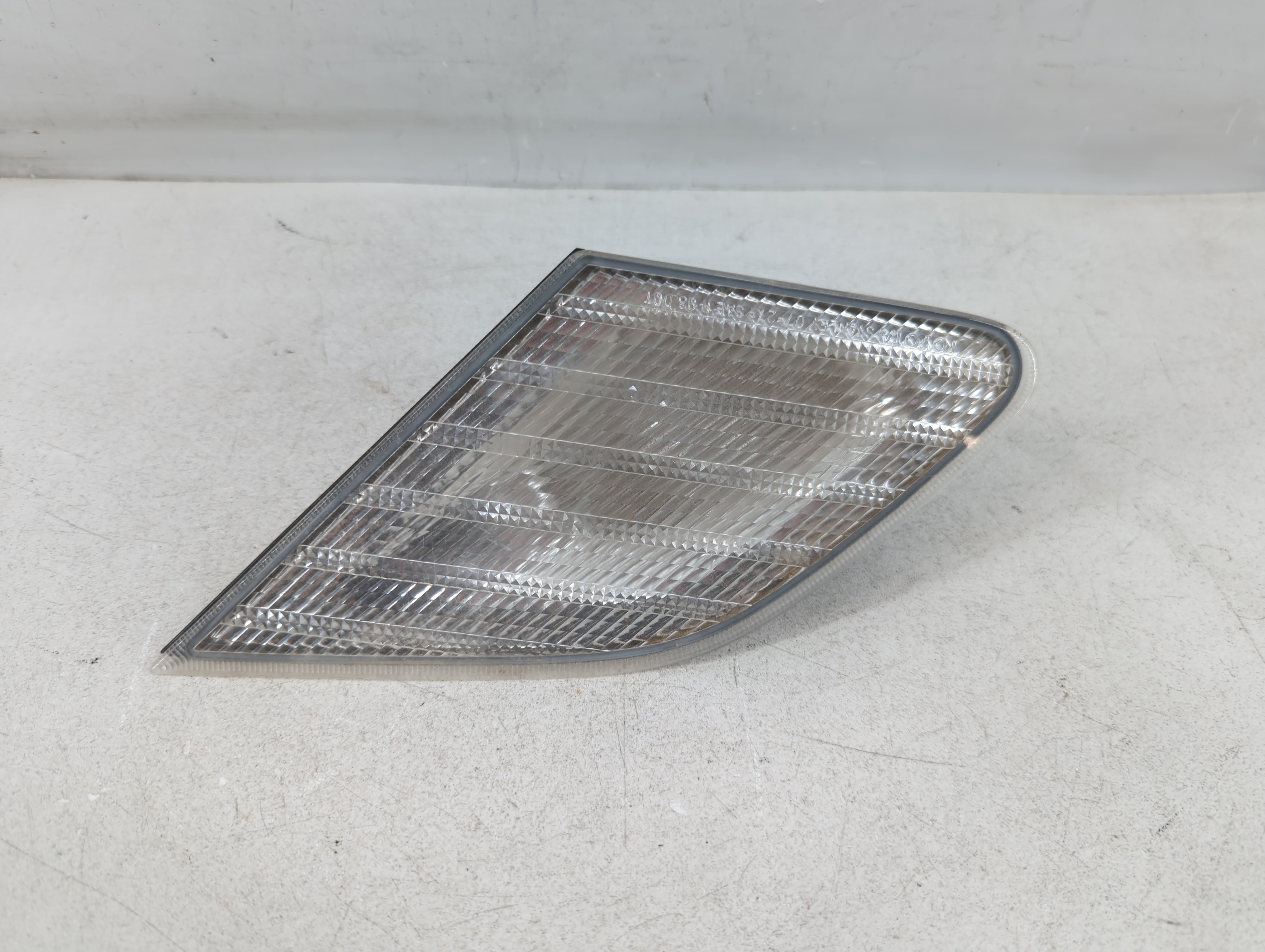 2000-2004 Toyota Avalon Driver Left Oem Head Light Headlight Lamp 1049541 - Oemusedautoparts1.com