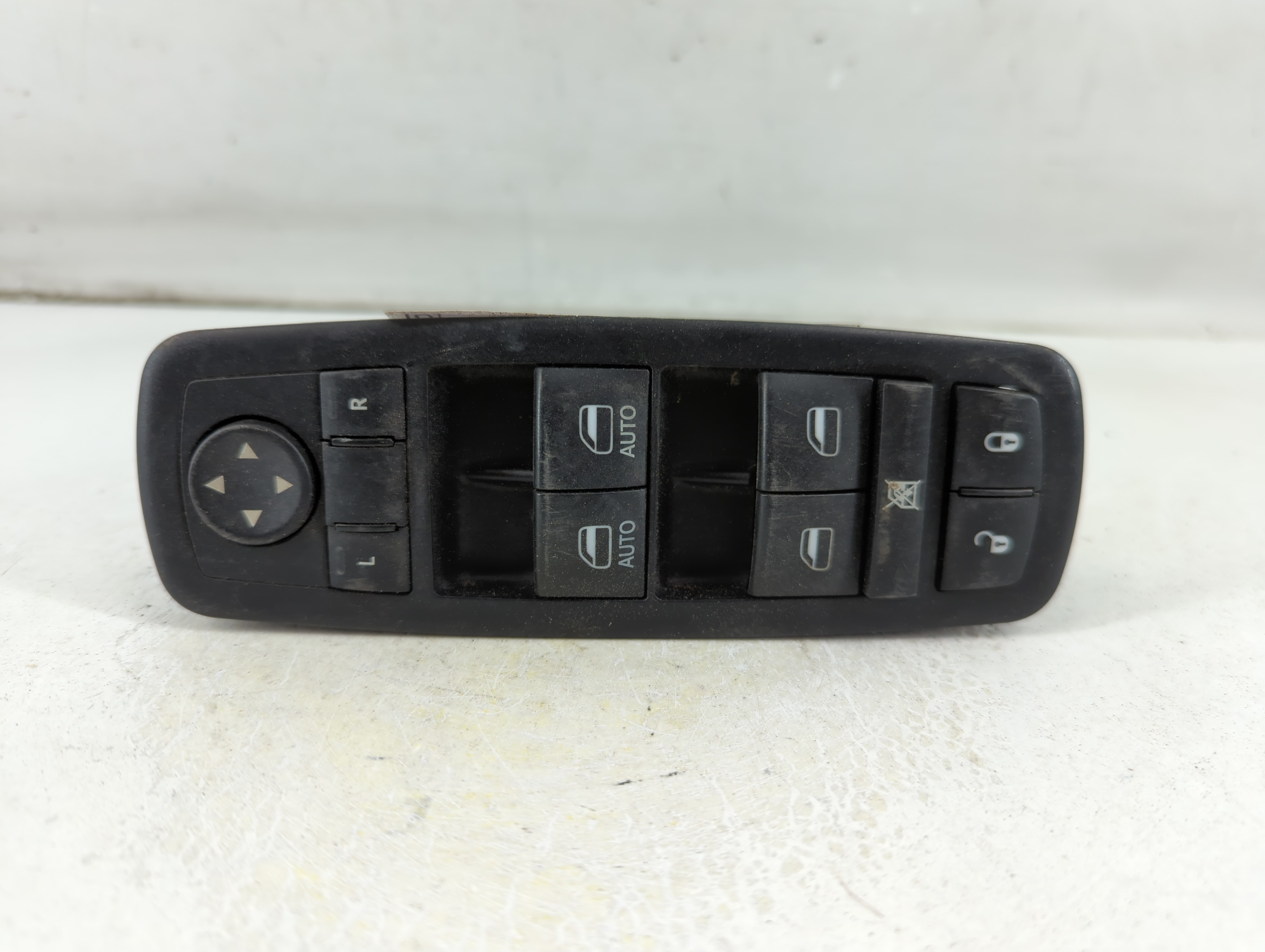 2011 Jeep Grand Cherokee Driver Left Door Master Power Window Switch 1049543 - Oemusedautoparts1.com