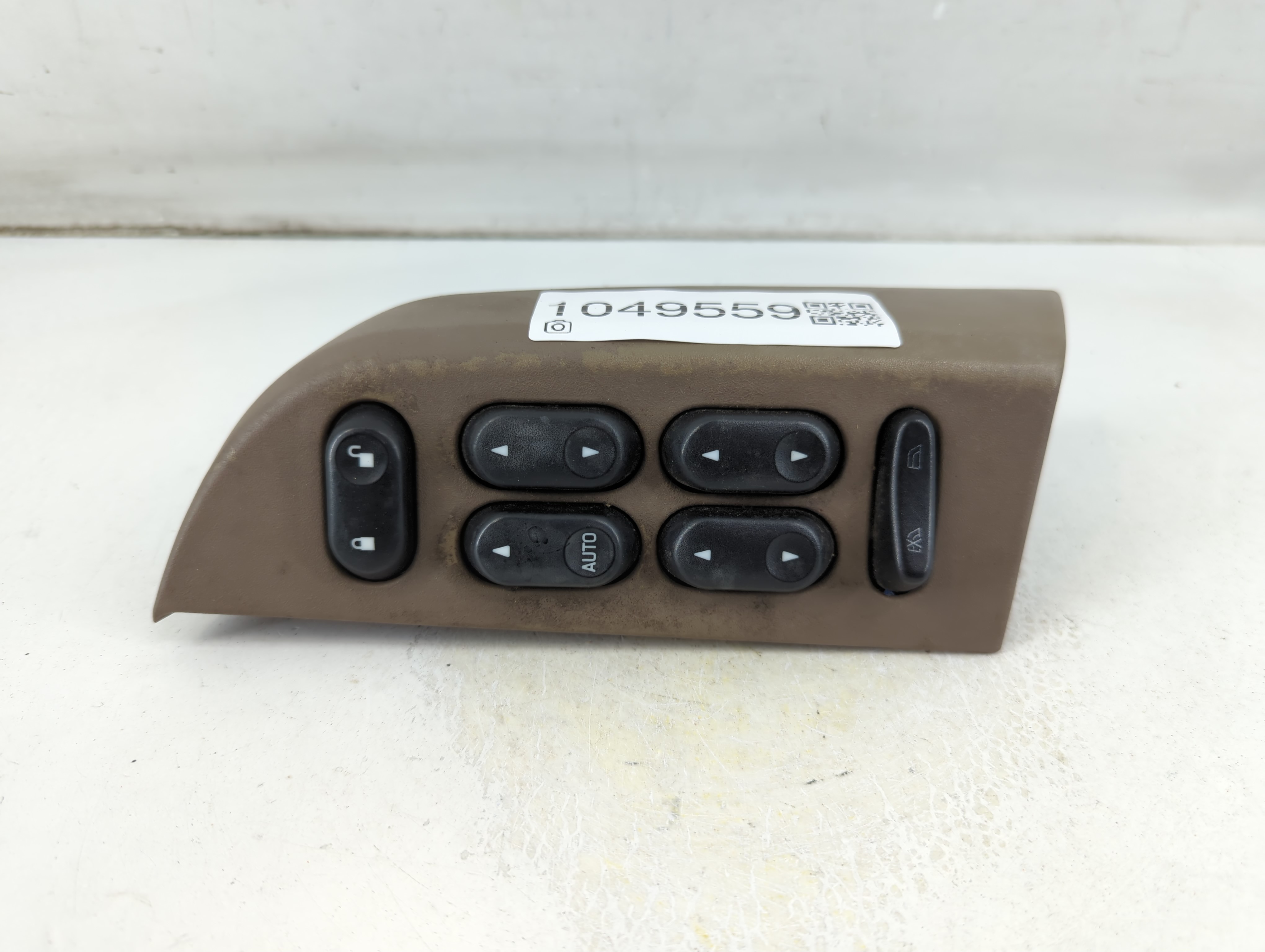2004-2005 Ford Explorer Driver Left Door Master Power Window Switch 1049559 - Oemusedautoparts1.com