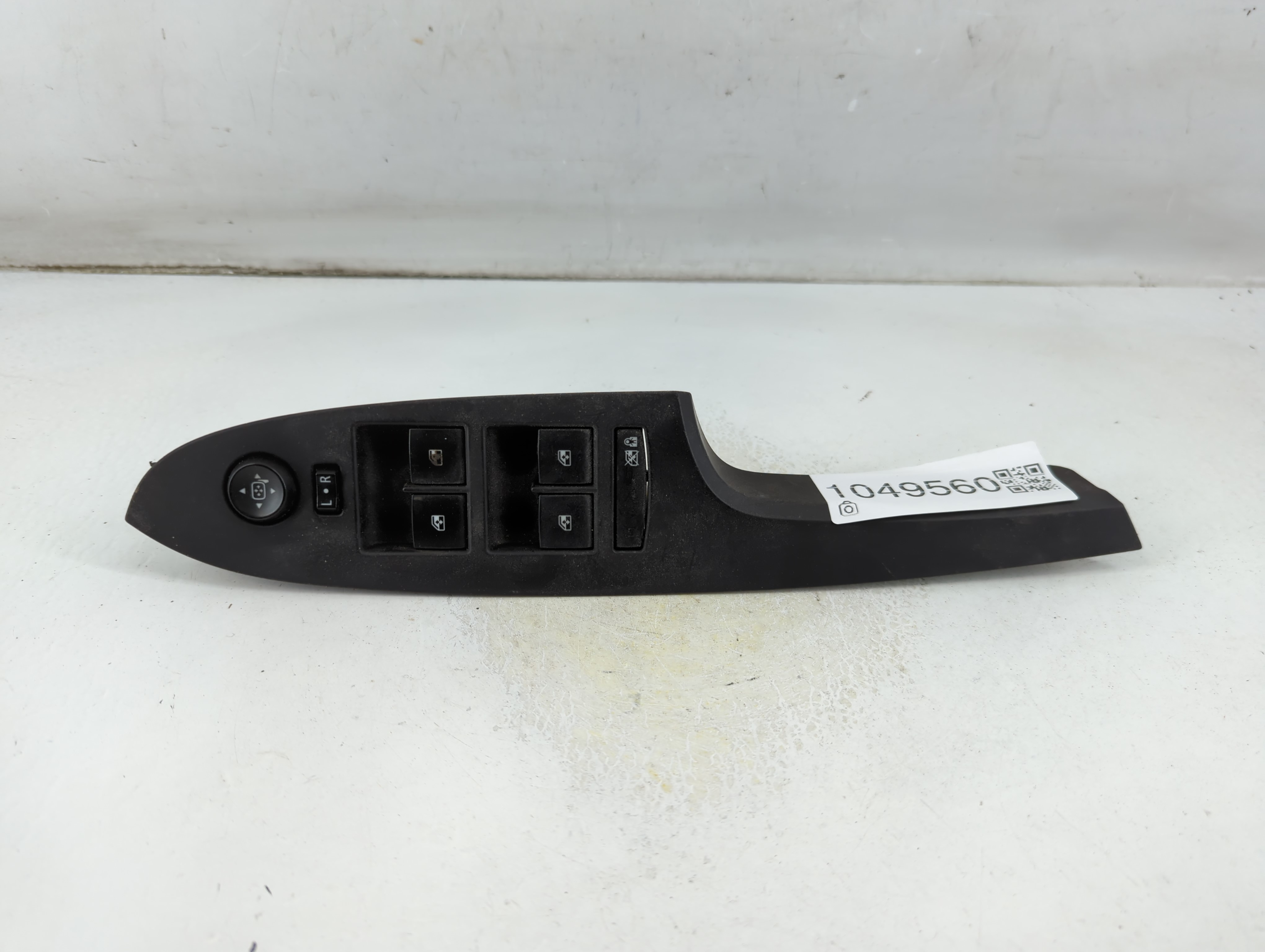2014-2018 Cadillac Ats Driver Left Door Master Power Window Switch 1049560 - Oemusedautoparts1.com