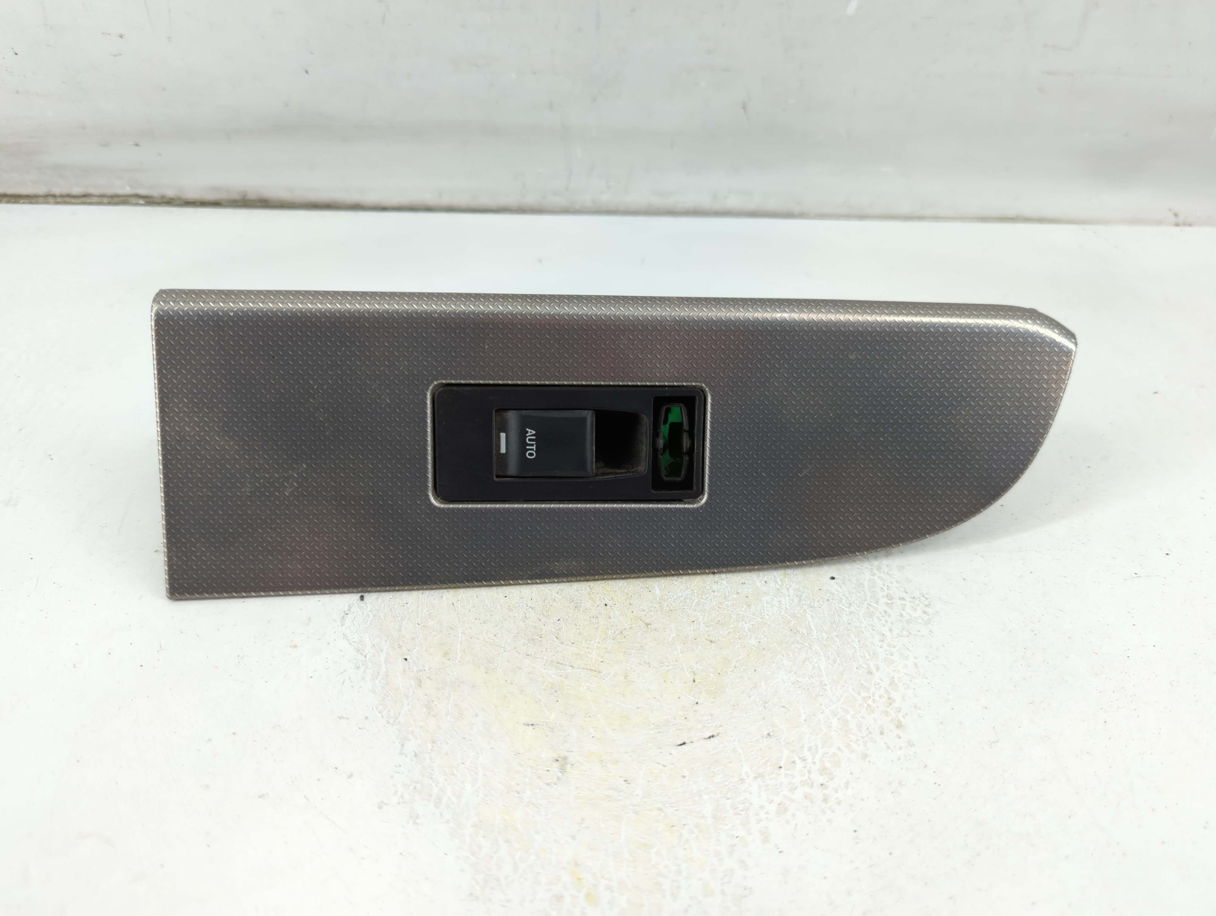 2006-2010 Jeep Commander Driver Left Door Master Power Window Switch 1049575 - Oemusedautoparts1.com