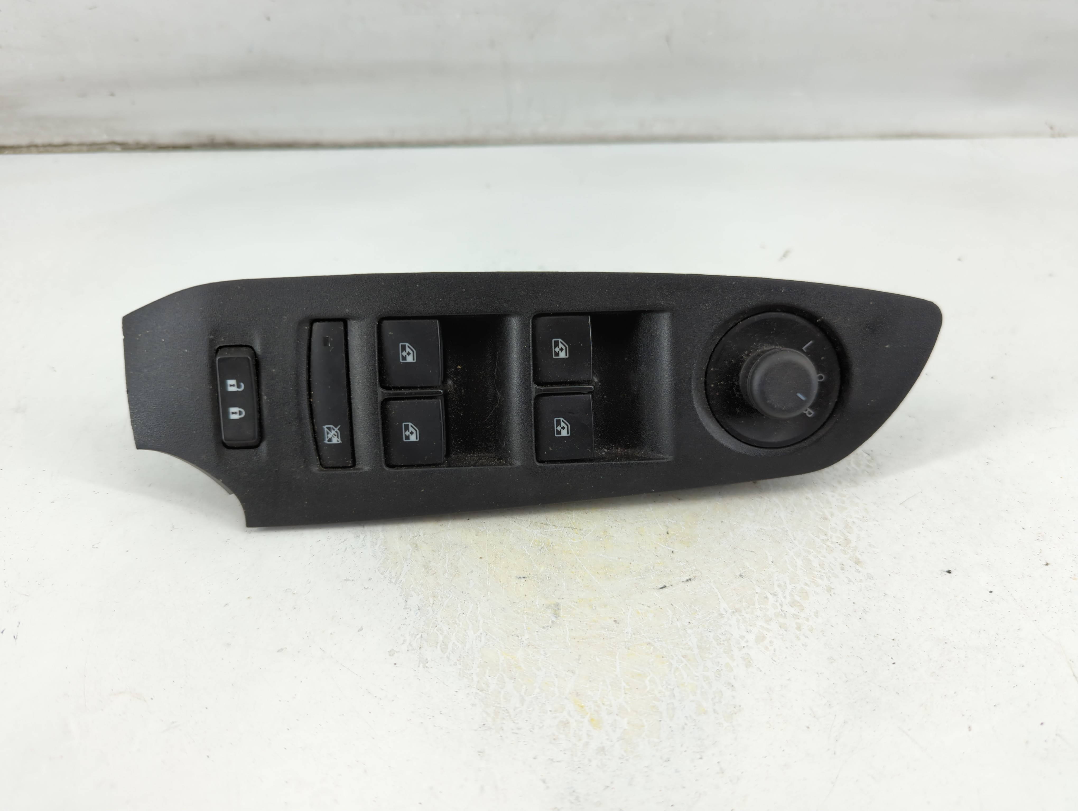 2017-2021 Chevrolet Trax Driver Left Door Master Power Window Switch 1049585 - Oemusedautoparts1.com