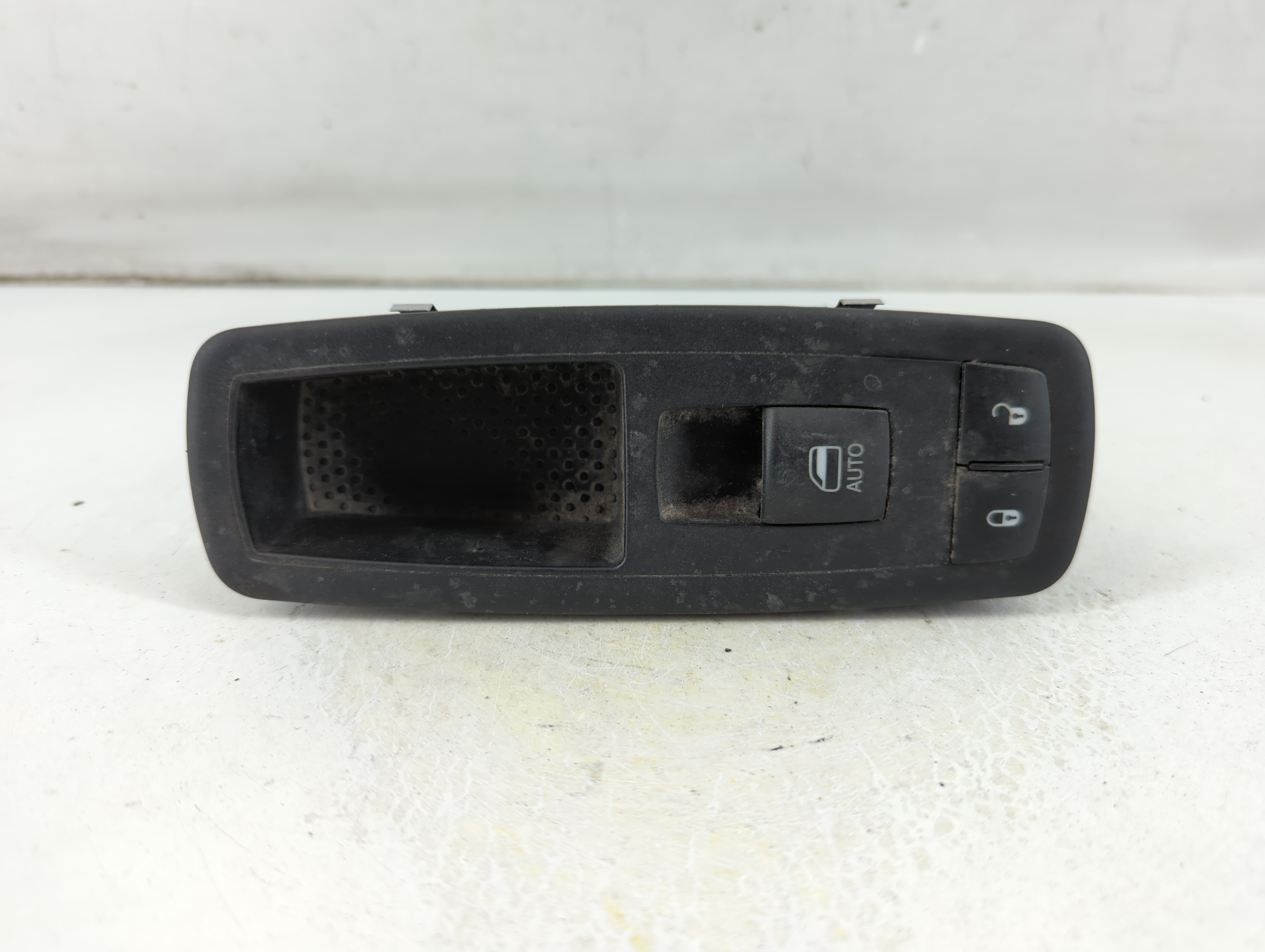2016 Jeep Grand Cherokee Driver Left Door Master Power Window Switch 1049587 - Oemusedautoparts1.com