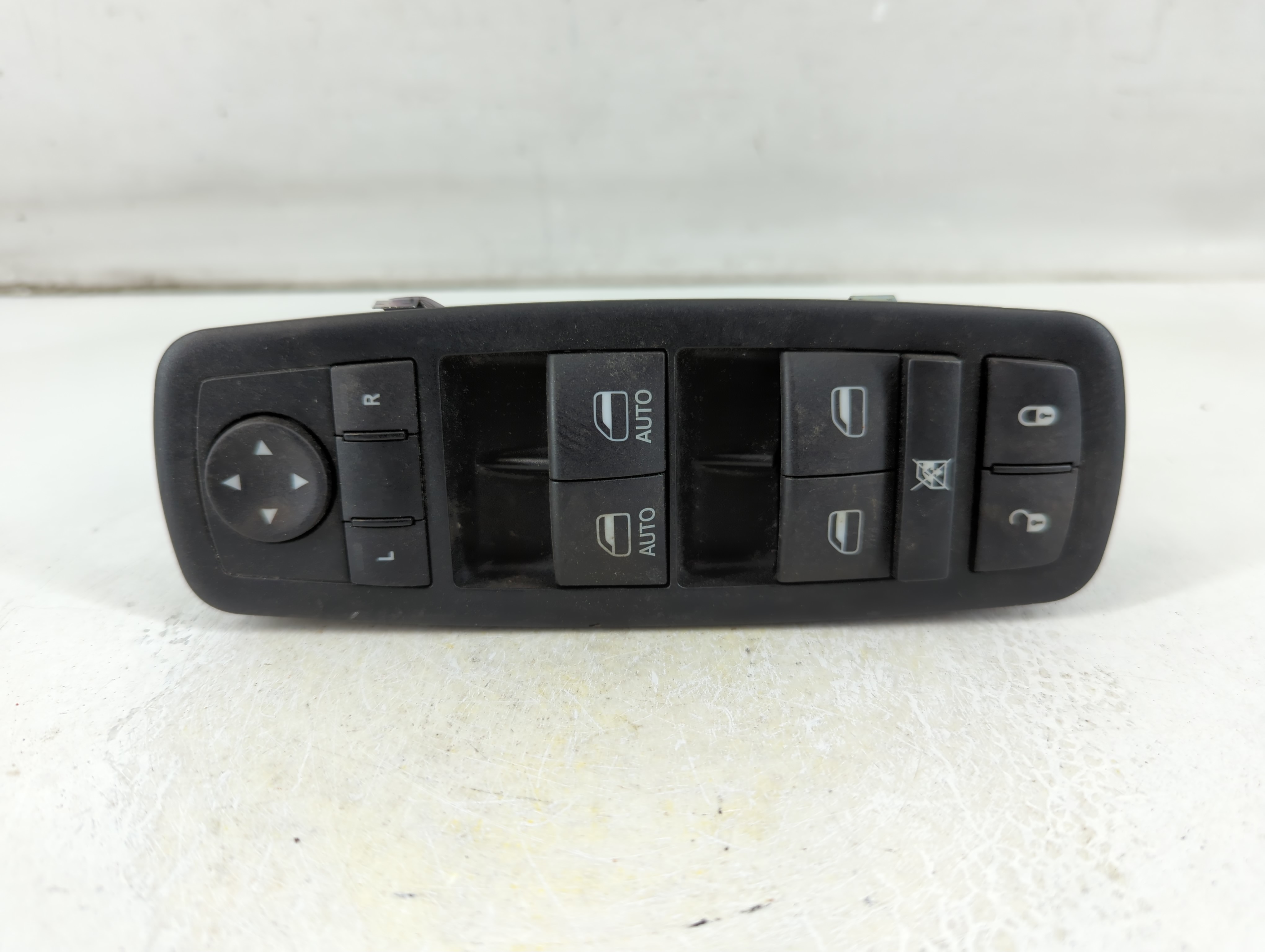 2011-2014 Chrysler 300 Driver Left Door Master Power Window Switch 1049608 - Oemusedautoparts1.com