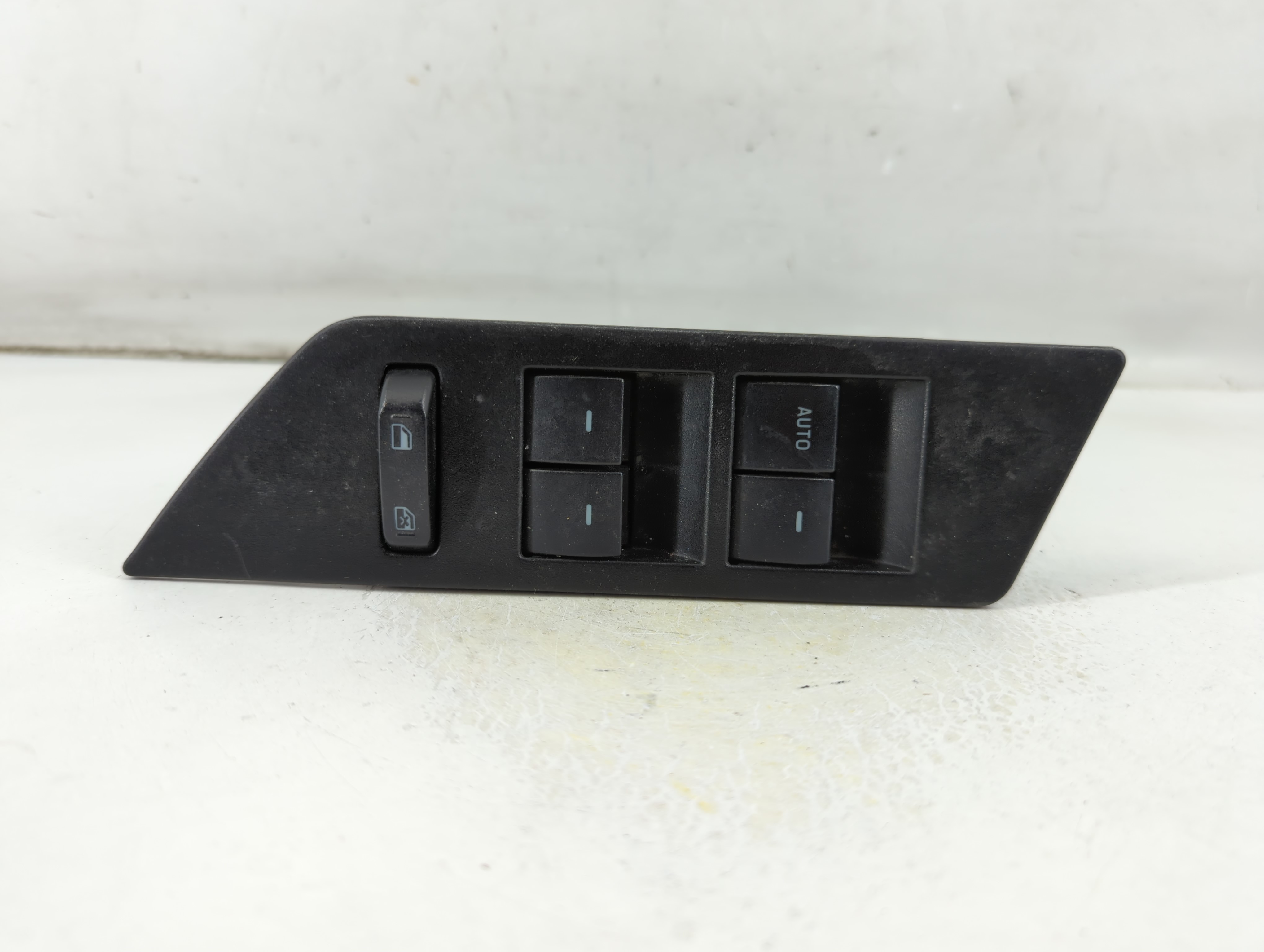 2011-2014 Ford Edge Driver Left Door Master Power Window Switch 1049626 - Oemusedautoparts1.com