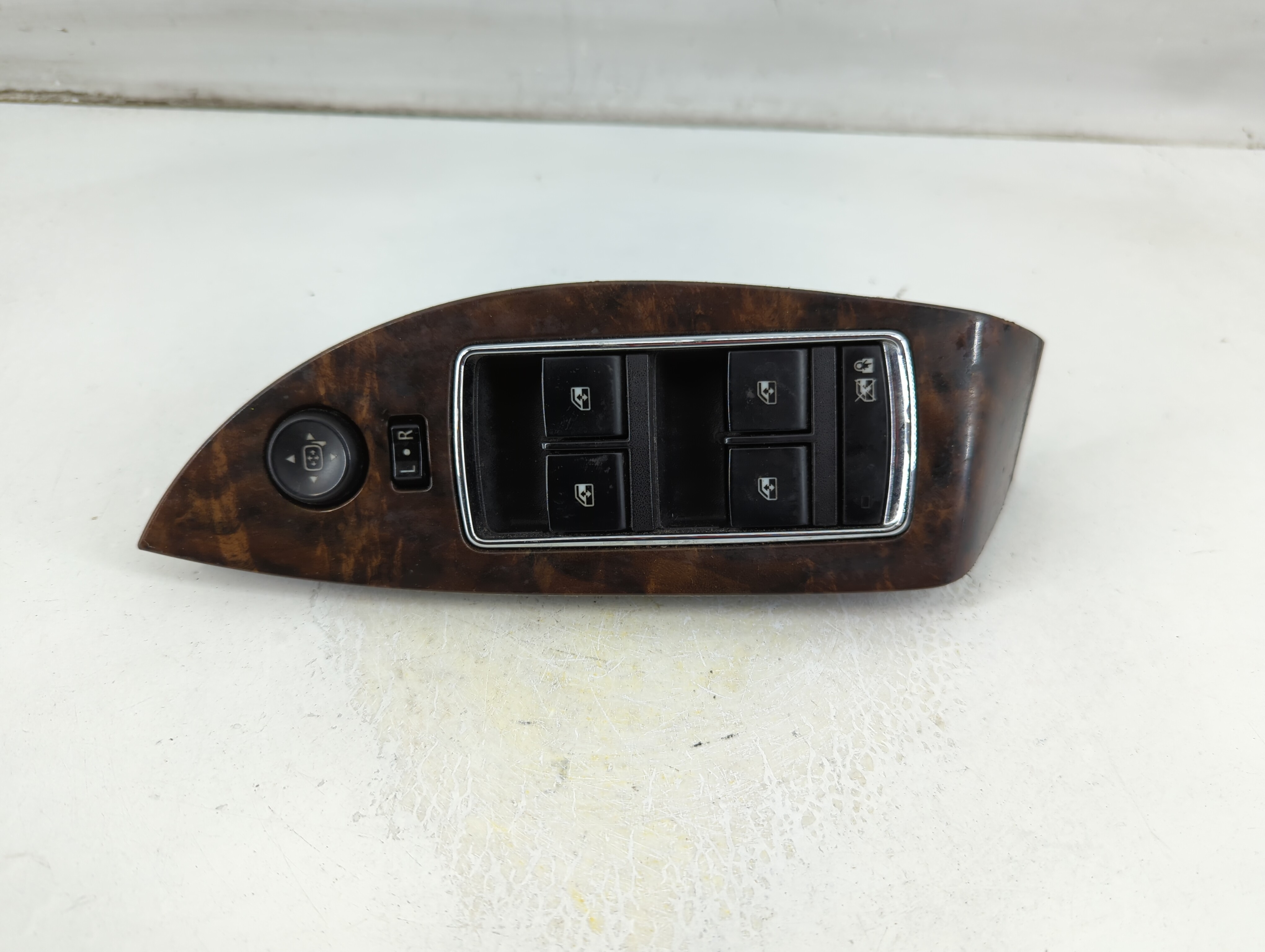 2014-2020 Chevrolet Impala Driver Left Door Master Power Window Switch 1049653 - Oemusedautoparts1.com