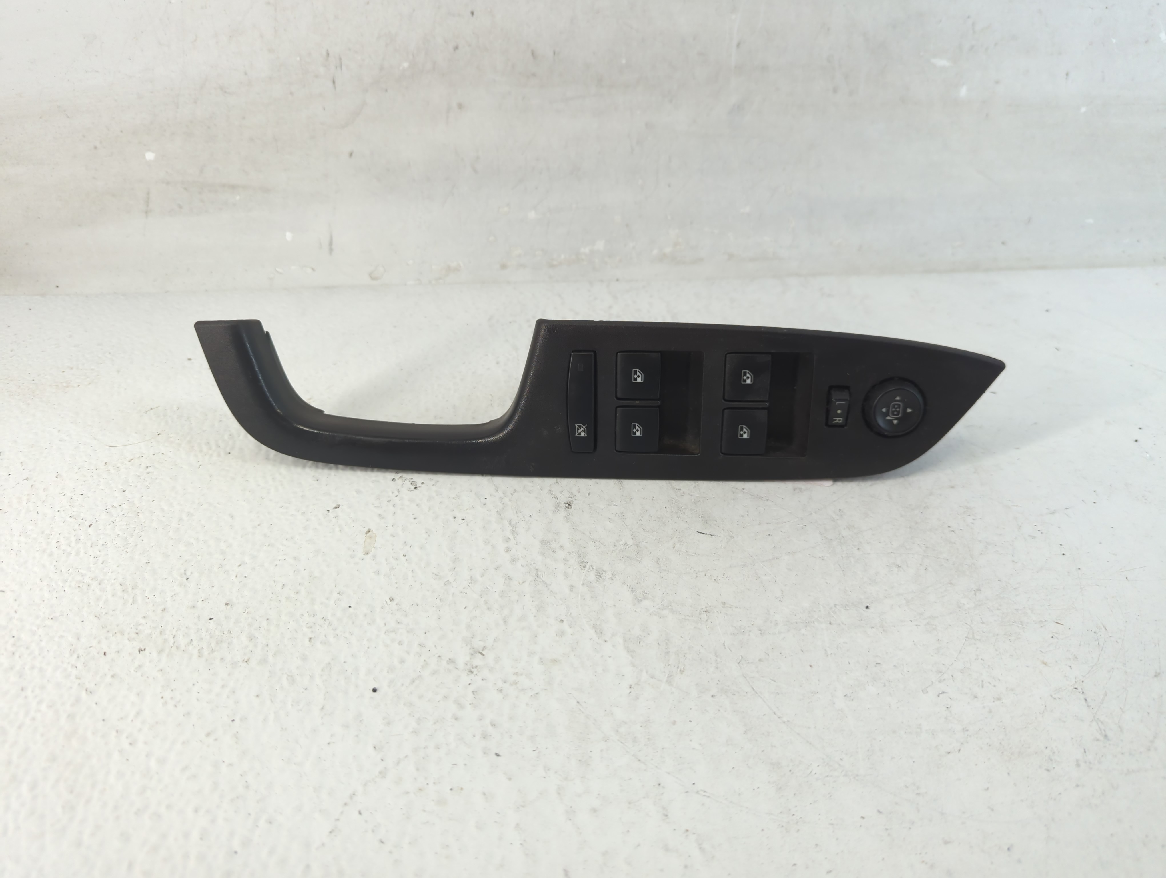 2010-2017 Chevrolet Equinox Driver Left Door Master Power Window Switch 1049672 - Oemusedautoparts1.com