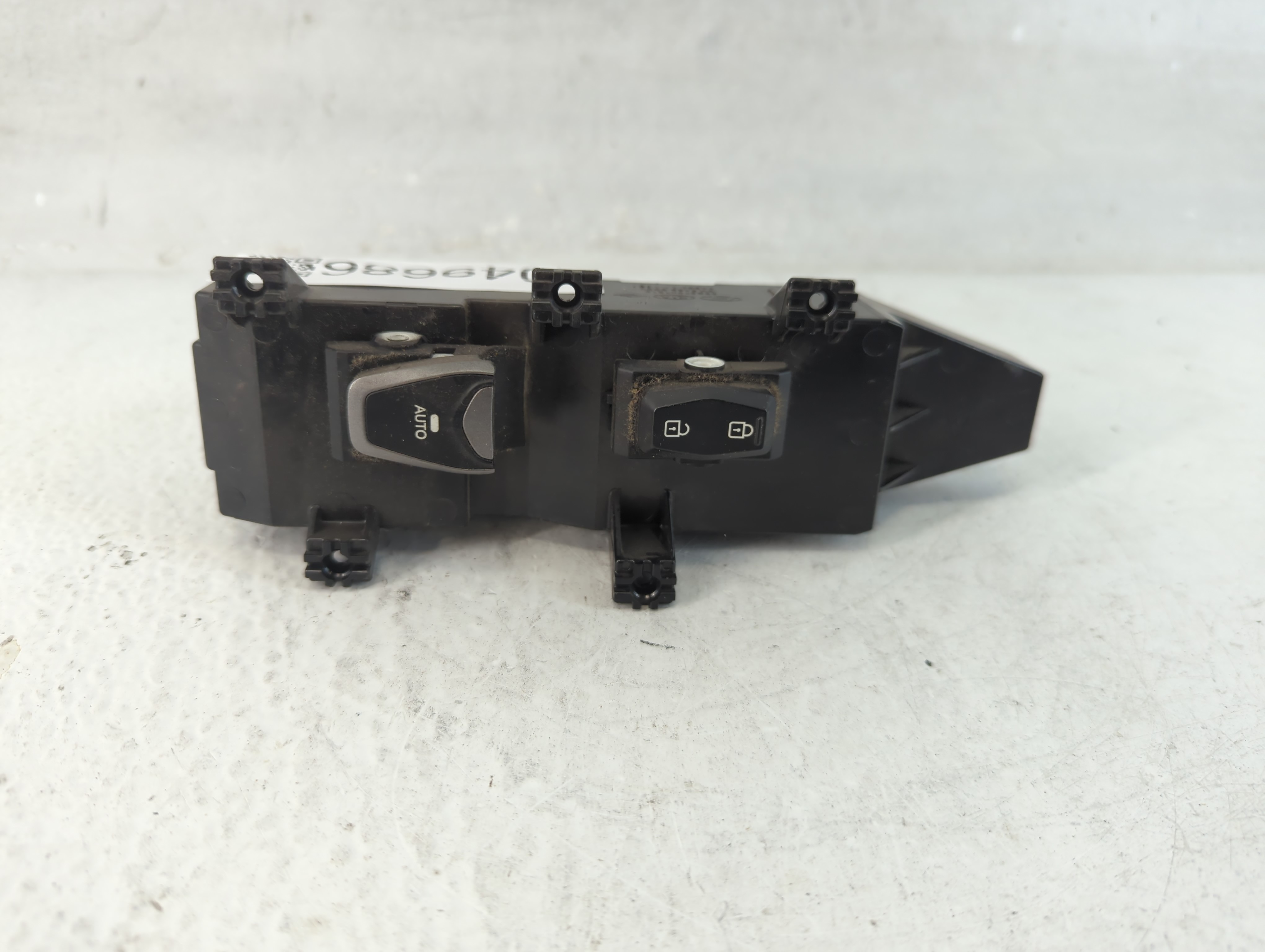 Picture of 2013-2016 Hyundai Santa Fe Driver Left Door Master Power Window Switch 1049686