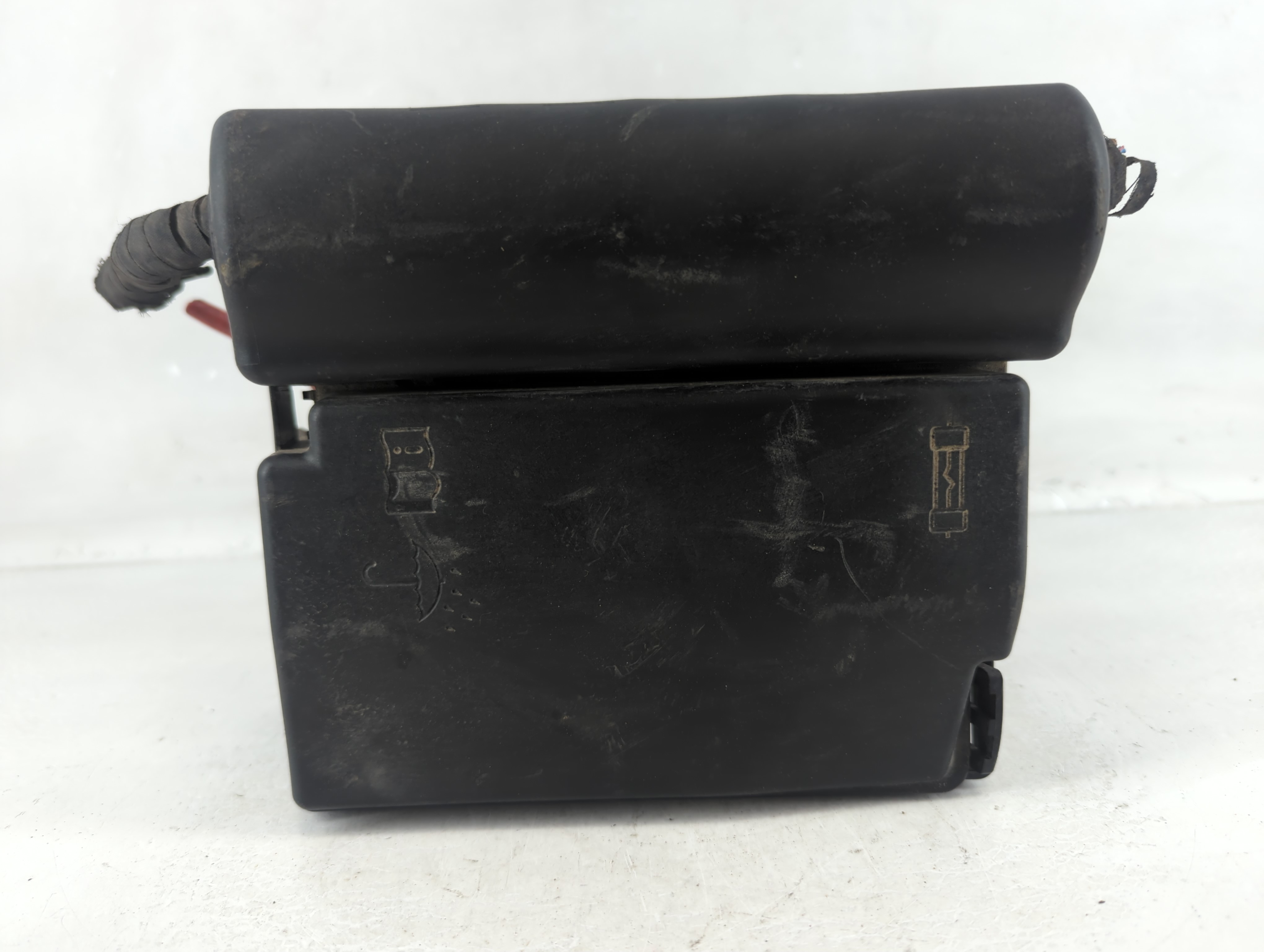 Picture of 2012-2019 Volkswagen Beetle Fusebox Fuse Box Relay Module 07K 906 055 G 1049765