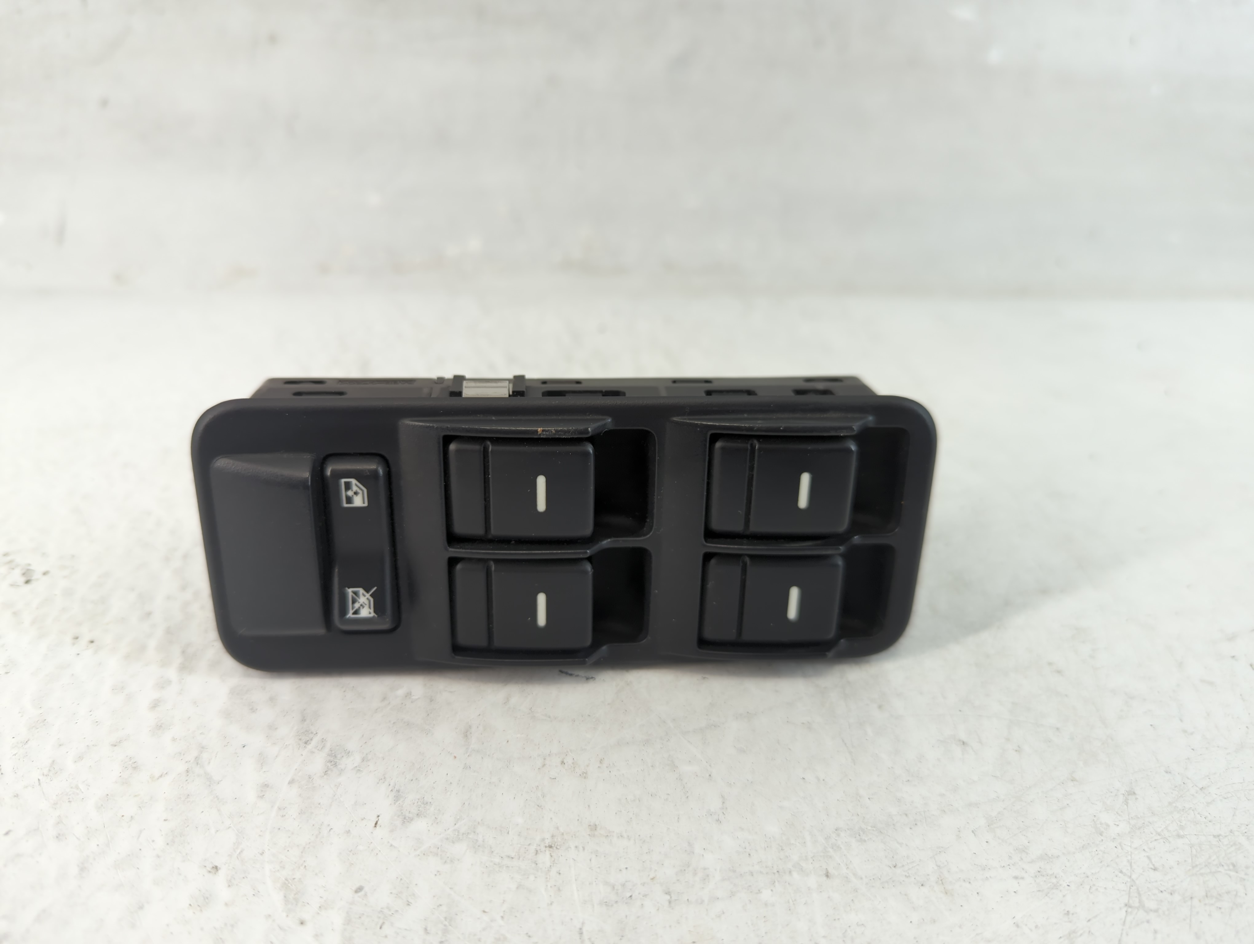 2007 Land Rover Range Rover Sport Driver Left Door Master Power Window Switch 1049797 - Oemusedautoparts1.com