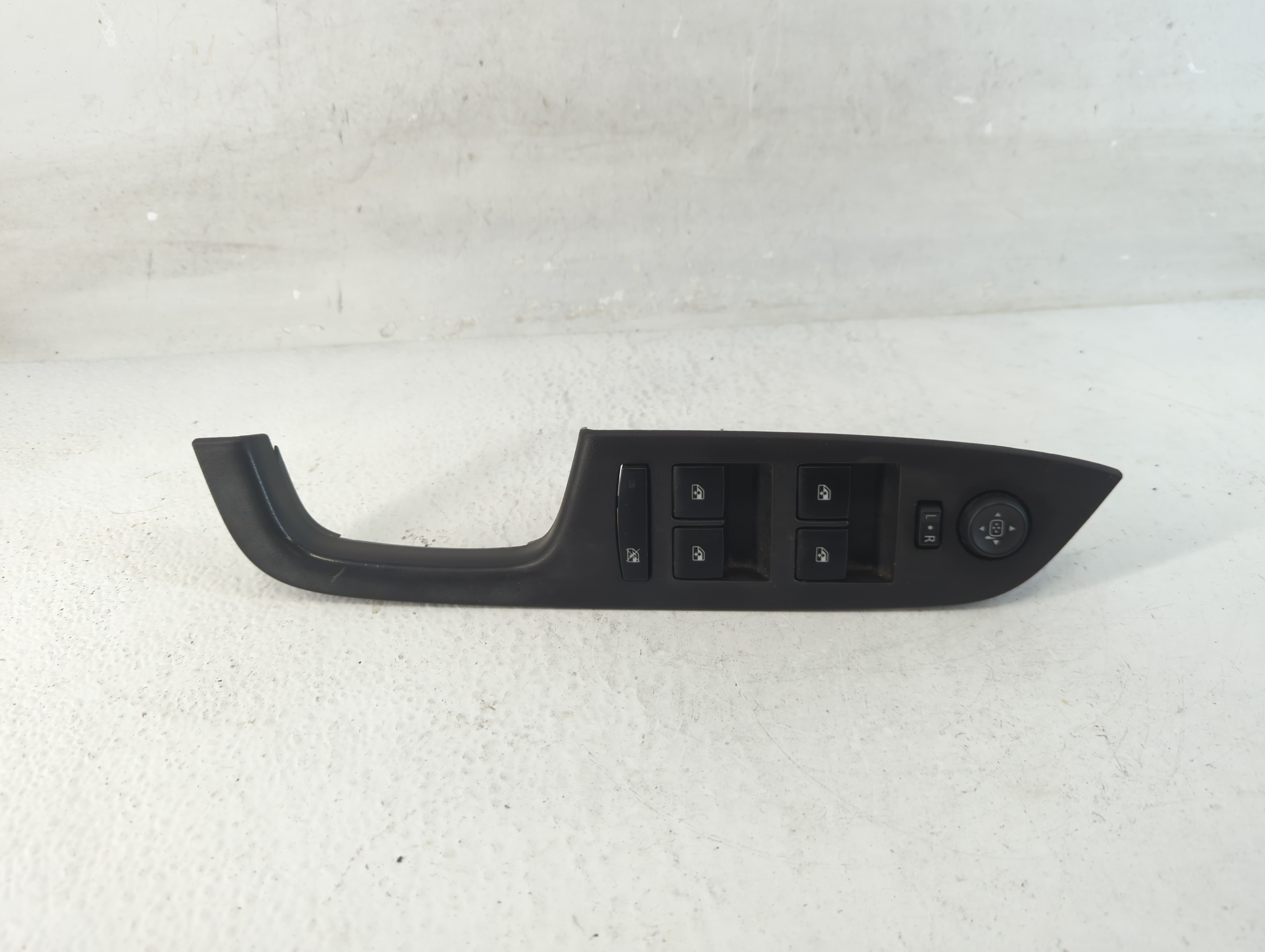 2010-2017 Chevrolet Equinox Driver Left Door Master Power Window Switch 1049798 - Oemusedautoparts1.com
