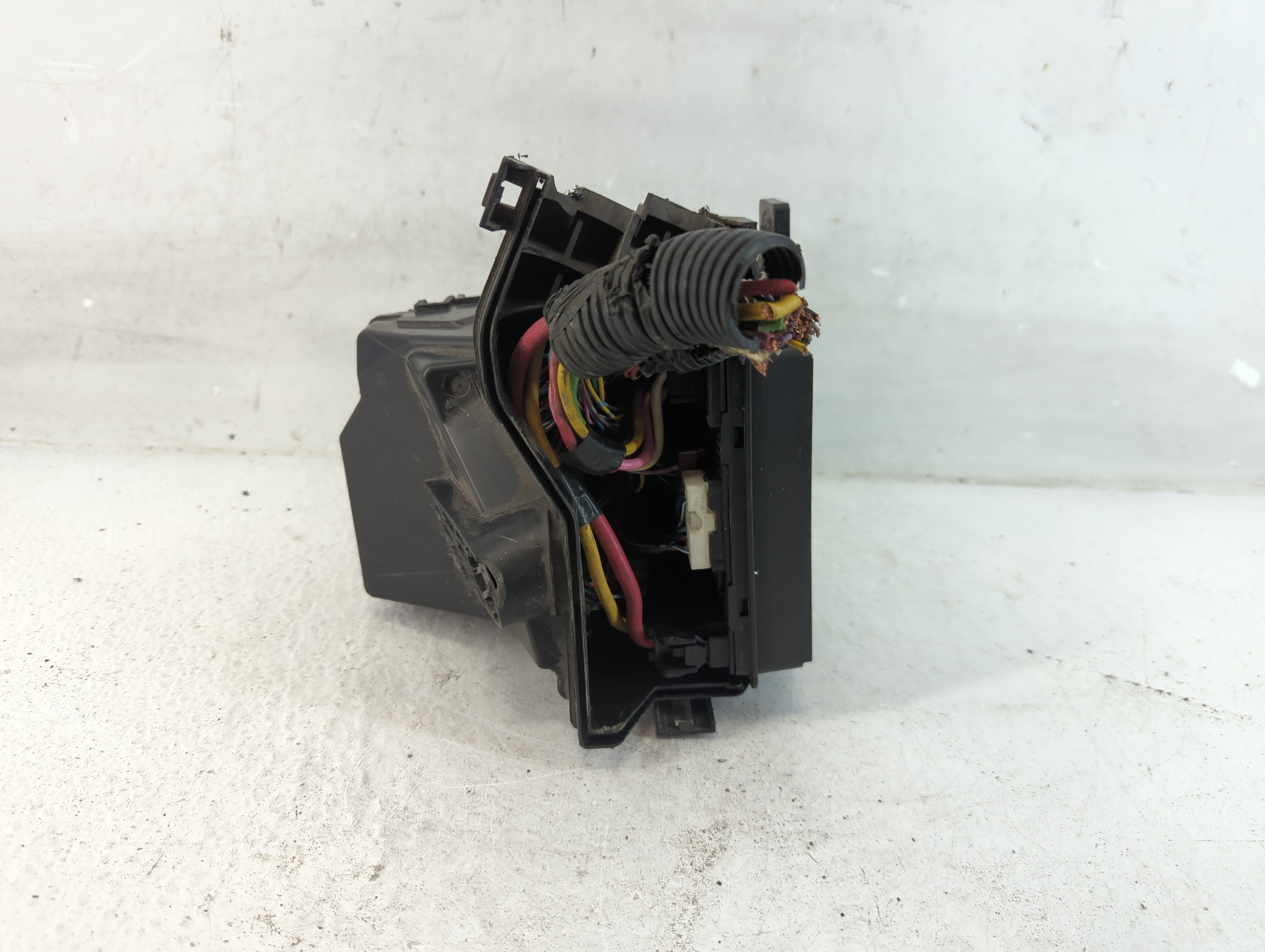 2013-2019 Nissan Versa Fusebox Fuse Box Relay Module 1049813 - Oemusedautoparts1.com
