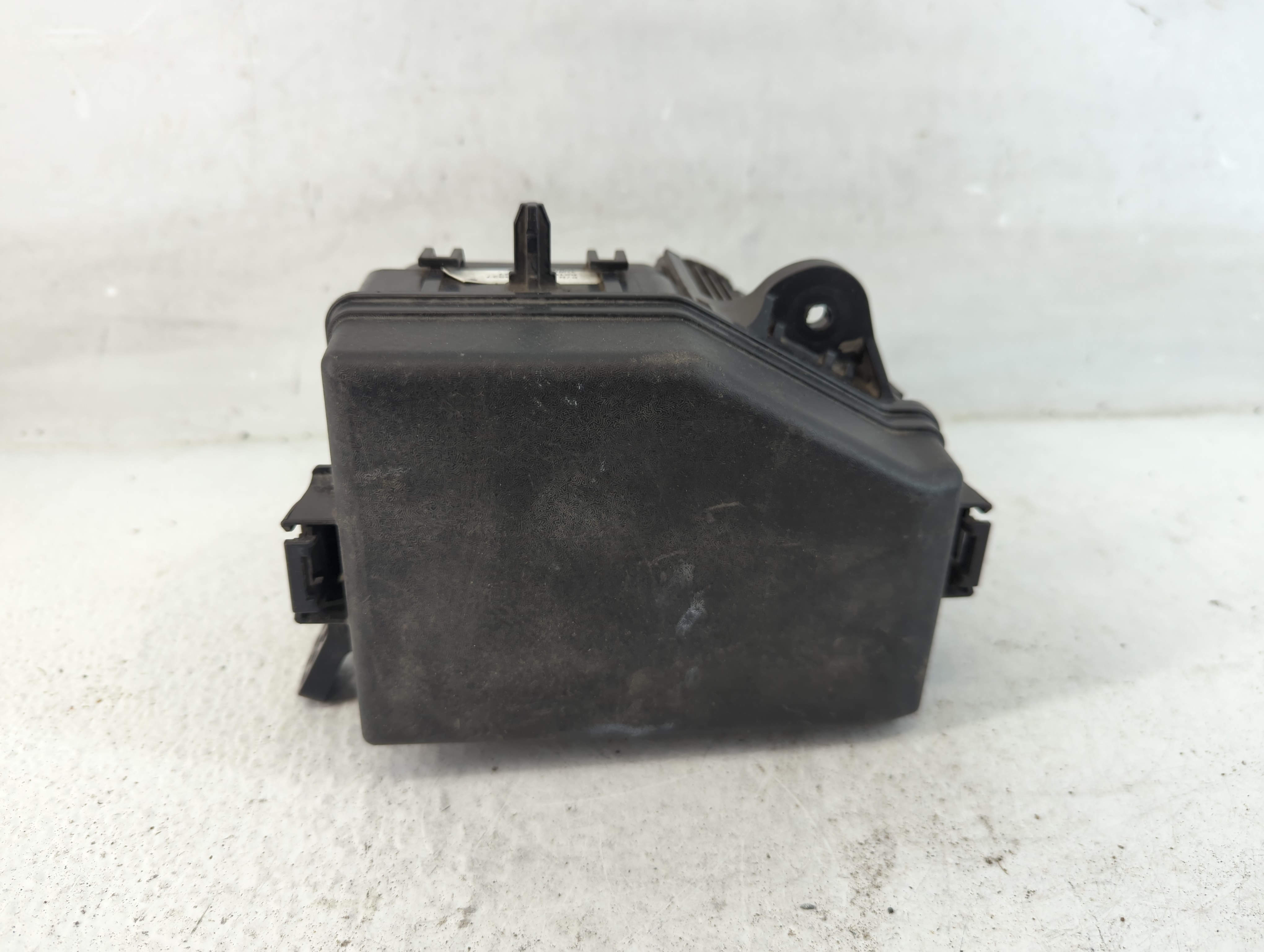 Picture of 2013-2014 Hyundai Accent Fusebox Fuse Box Relay Module 91220-1r527 1049816