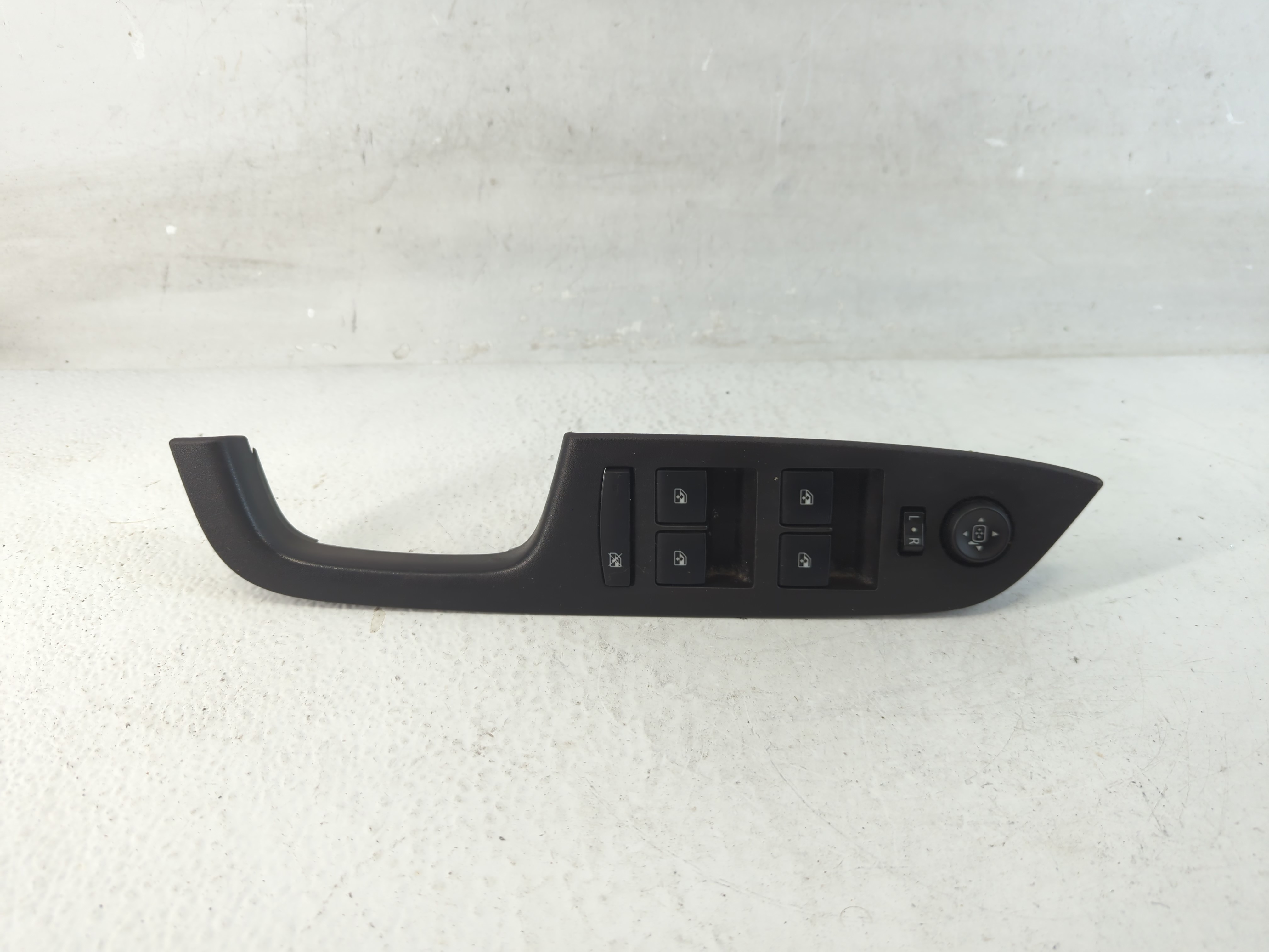 2010-2017 Chevrolet Equinox Driver Left Door Master Power Window Switch 1049834 - Oemusedautoparts1.com
