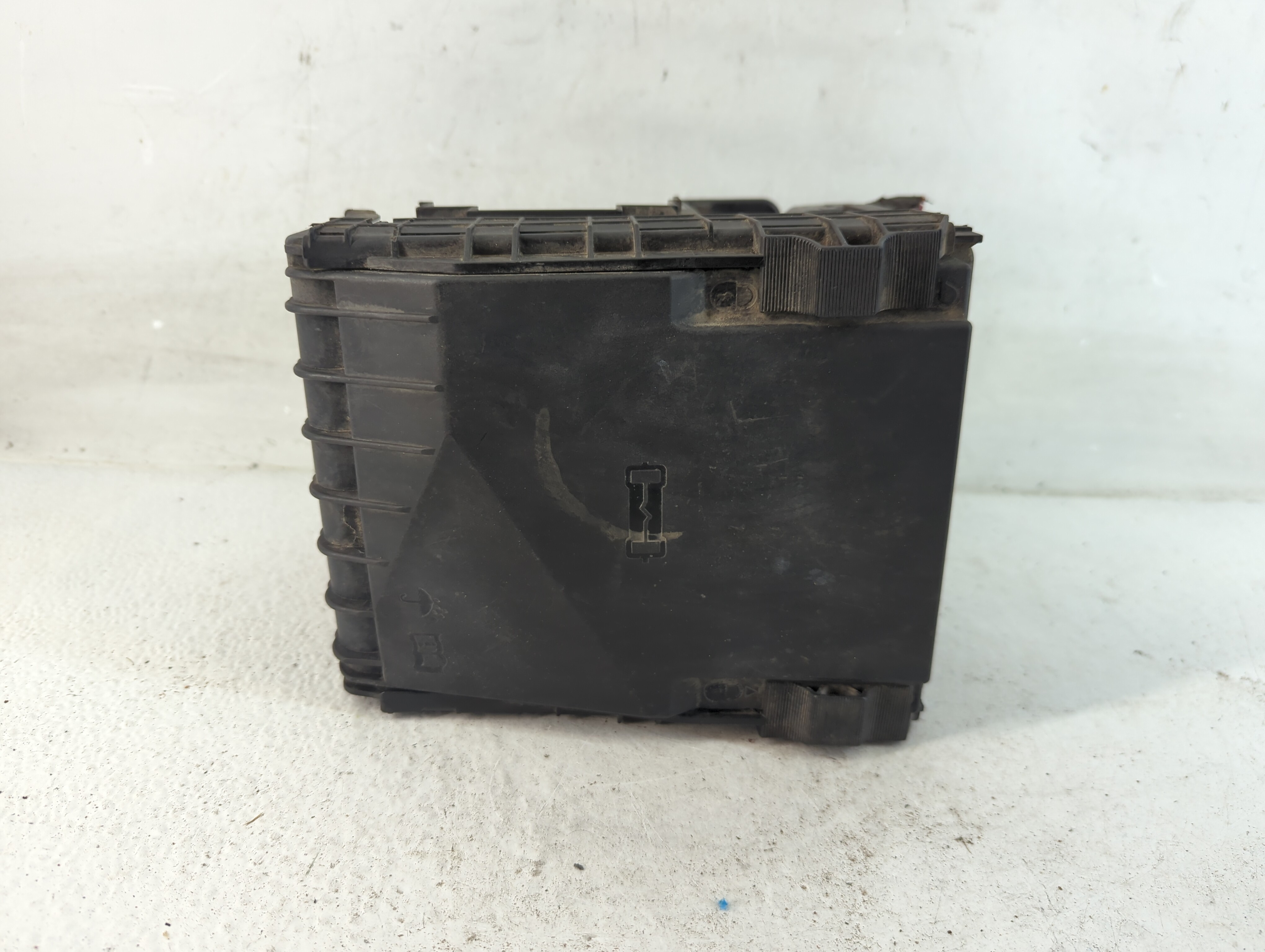 2013-2017 Volkswagen Cc Fusebox Fuse Box Relay Module 23203163 1049856 - Oemusedautoparts1.com