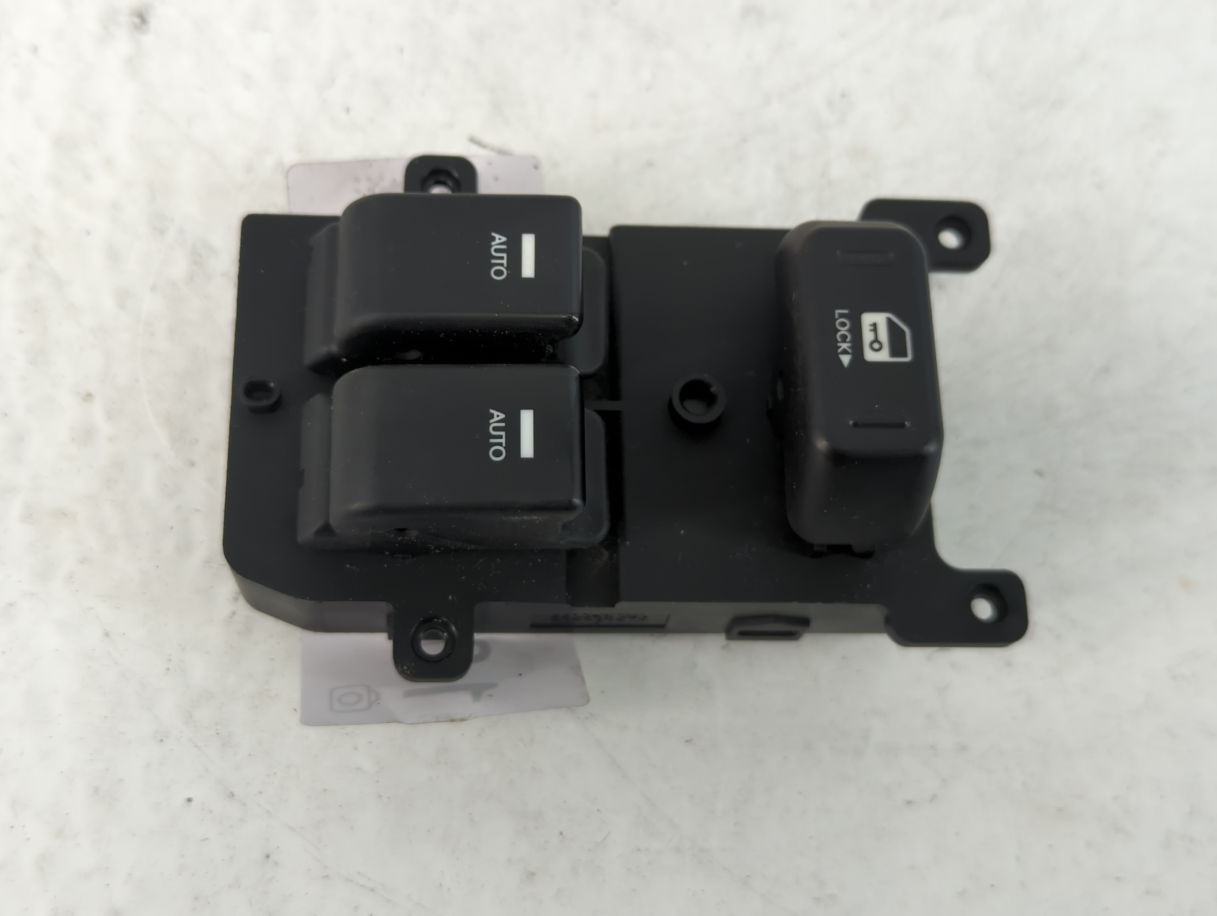 2013-2016 Hyundai Genesis Driver Left Door Master Power Window Switch 1049877 - Oemusedautoparts1.com