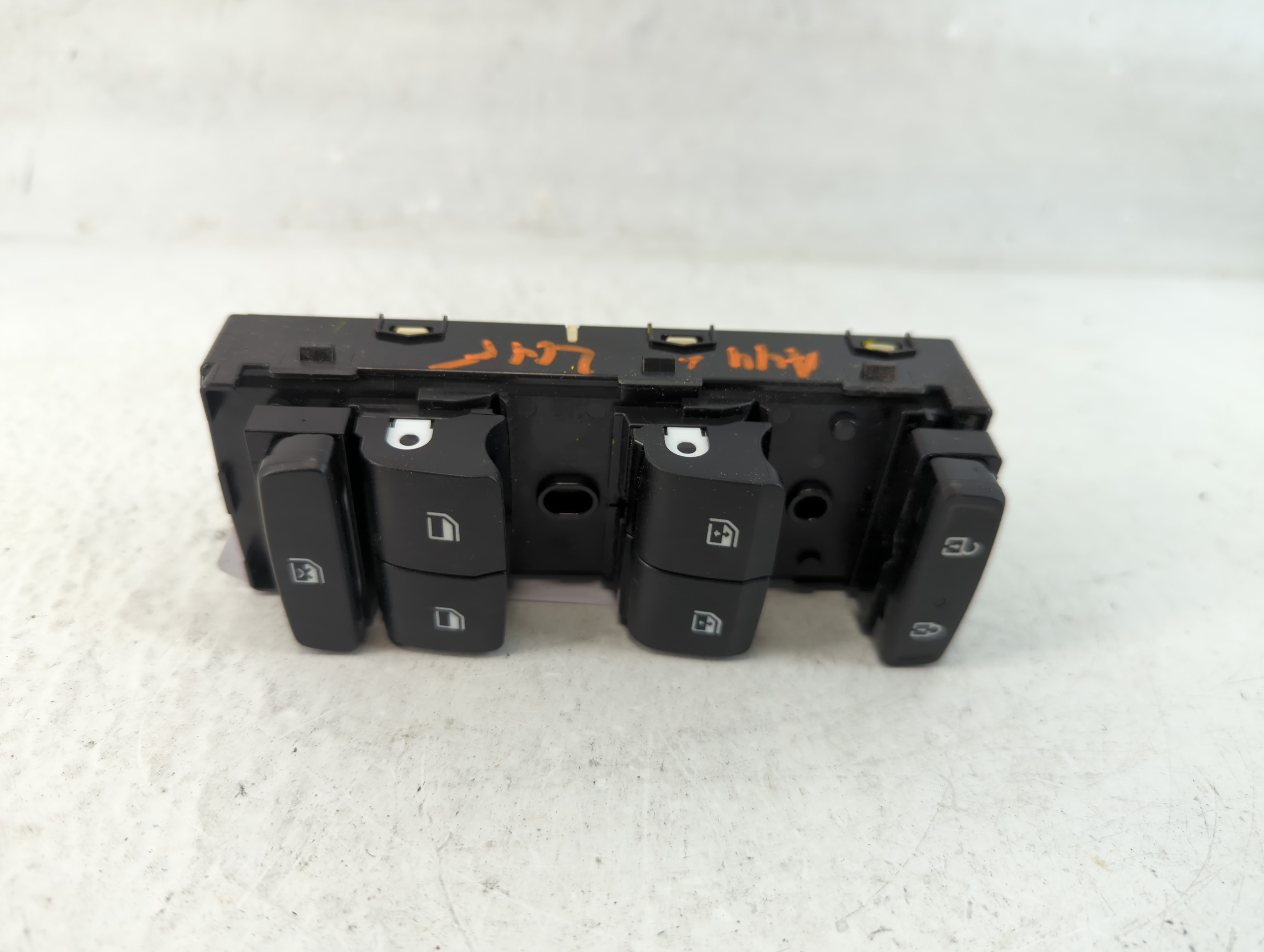 2022-2022 Hyundai Tucson Driver Left Door Master Power Window Switch 1049906 - Oemusedautoparts1.com
