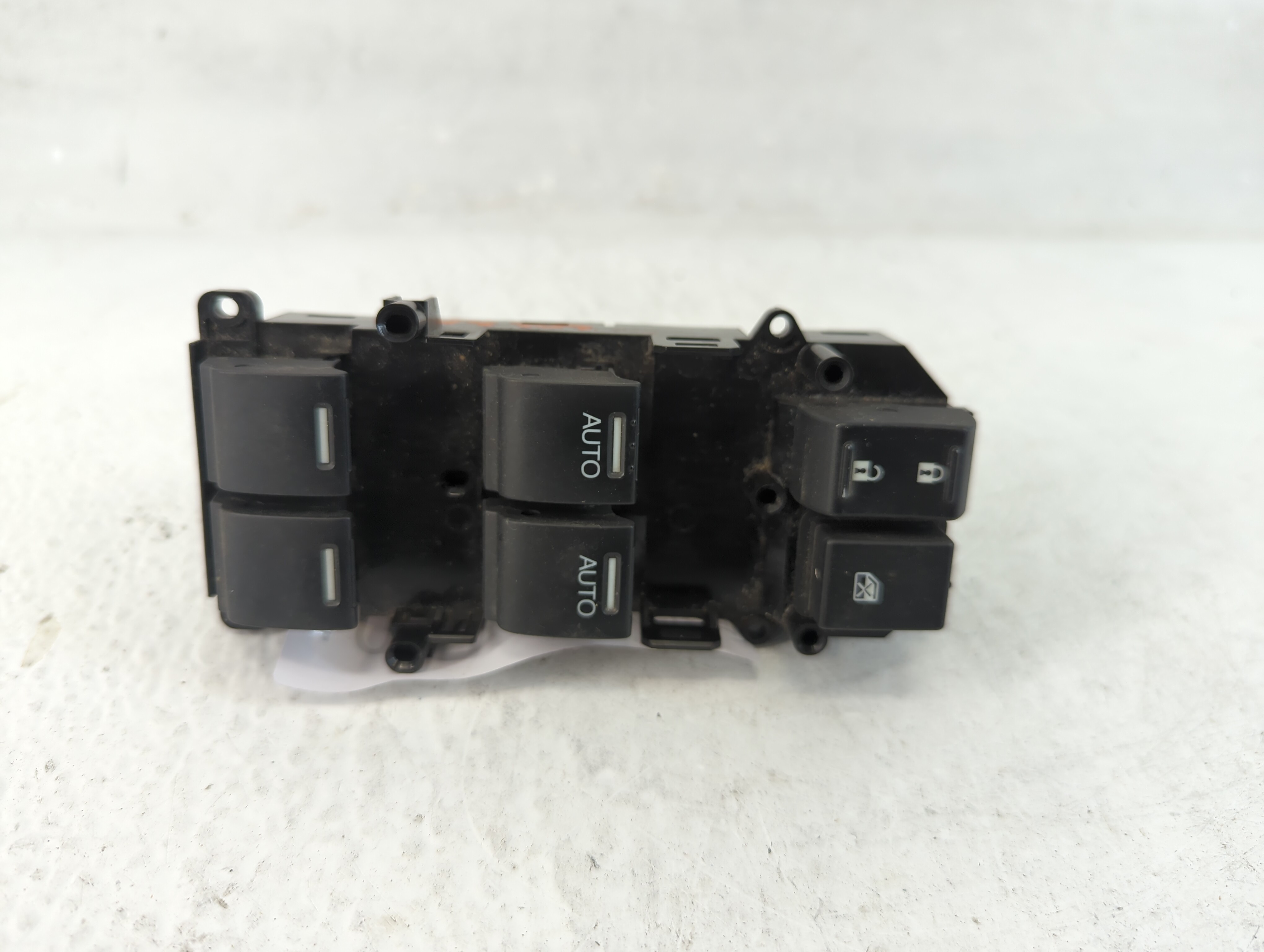 2016-2018 Honda Pilot Driver Left Door Master Power Window Switch 1049955 - Oemusedautoparts1.com
