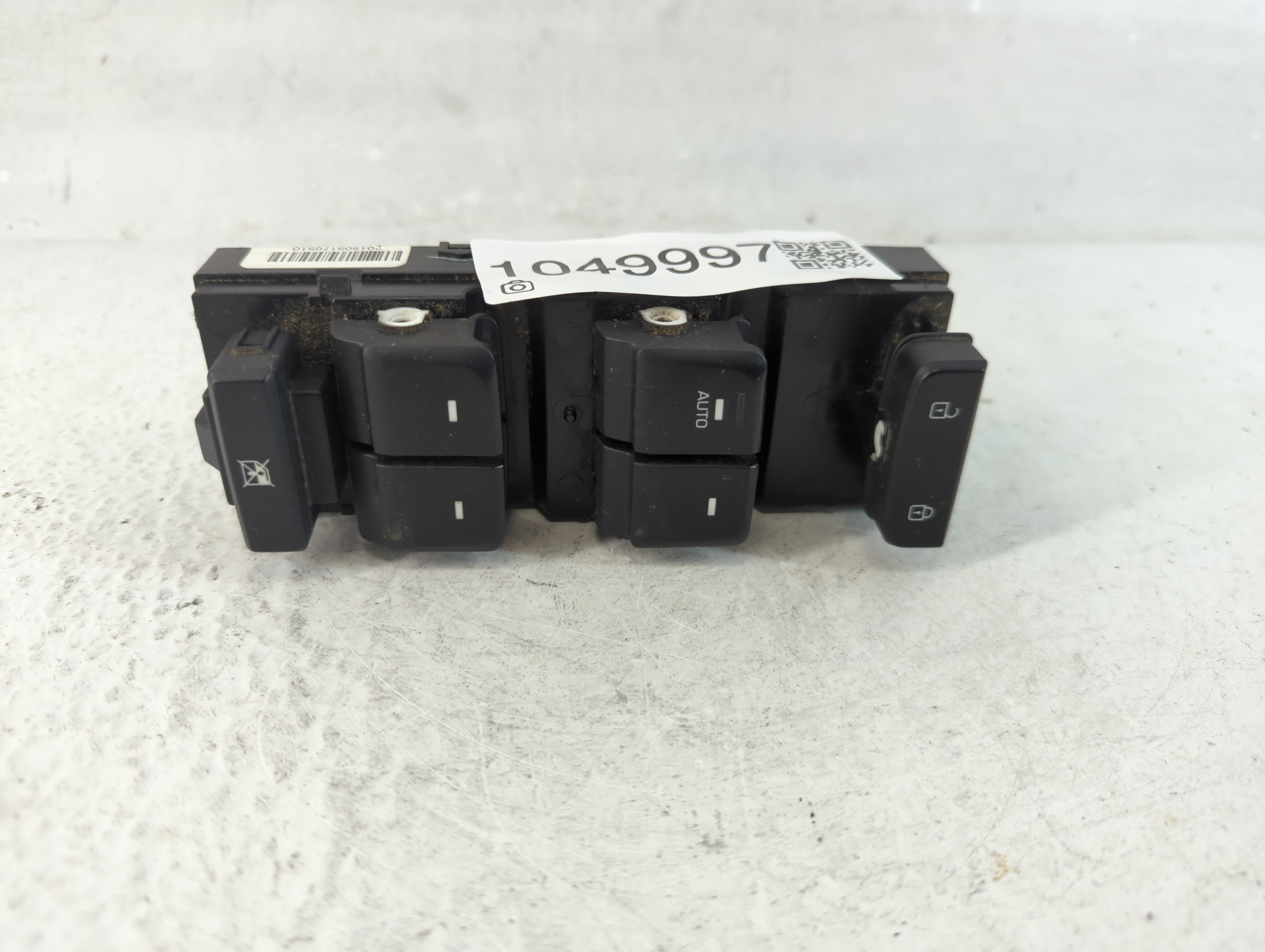 2015-2019 Hyundai Sonata Driver Left Door Master Power Window Switch 1049997 - Oemusedautoparts1.com
