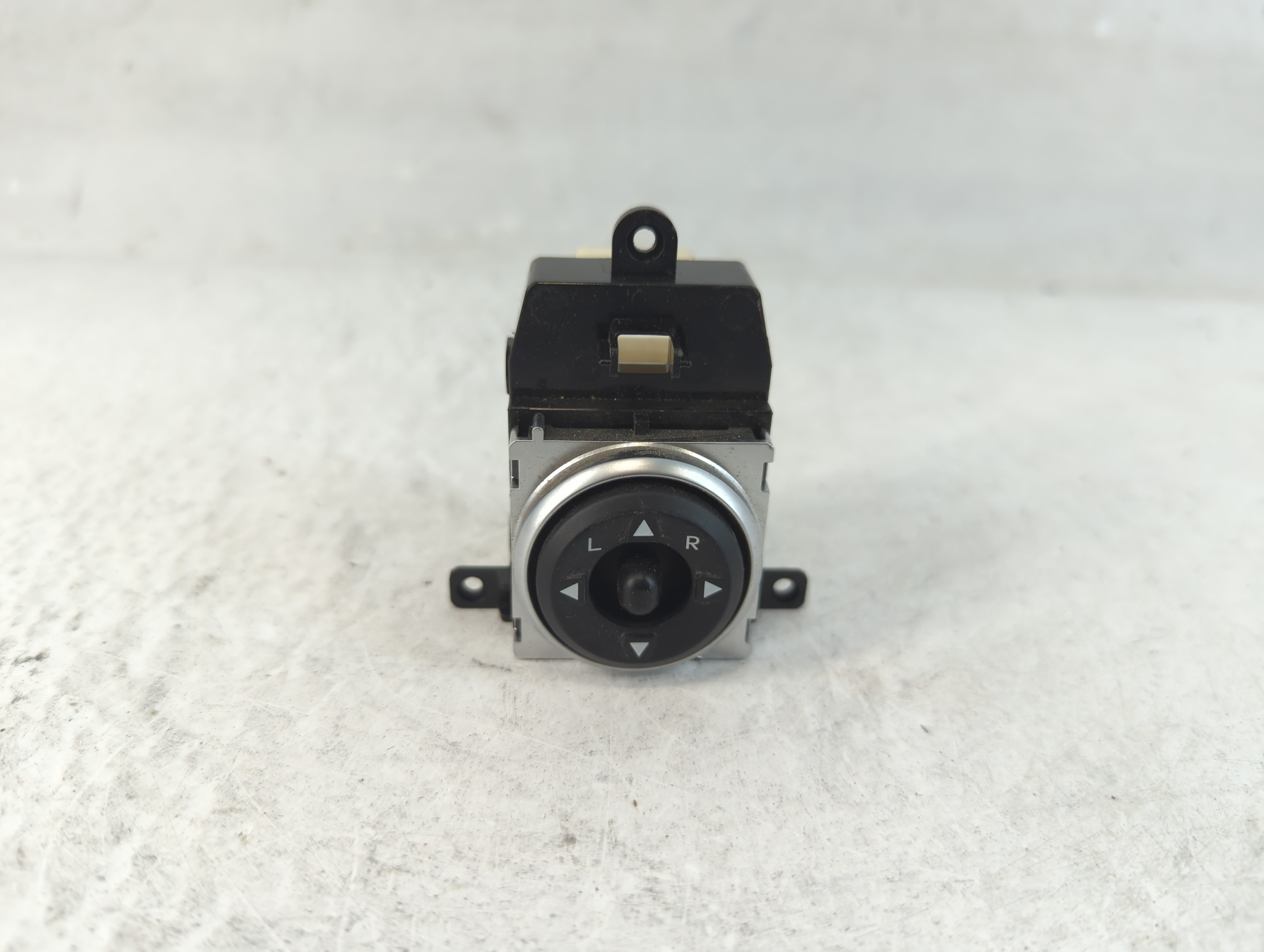 Hyundai Elantra Driver Left Door Master Power Window Switch 1050056 - Oemusedautoparts1.com