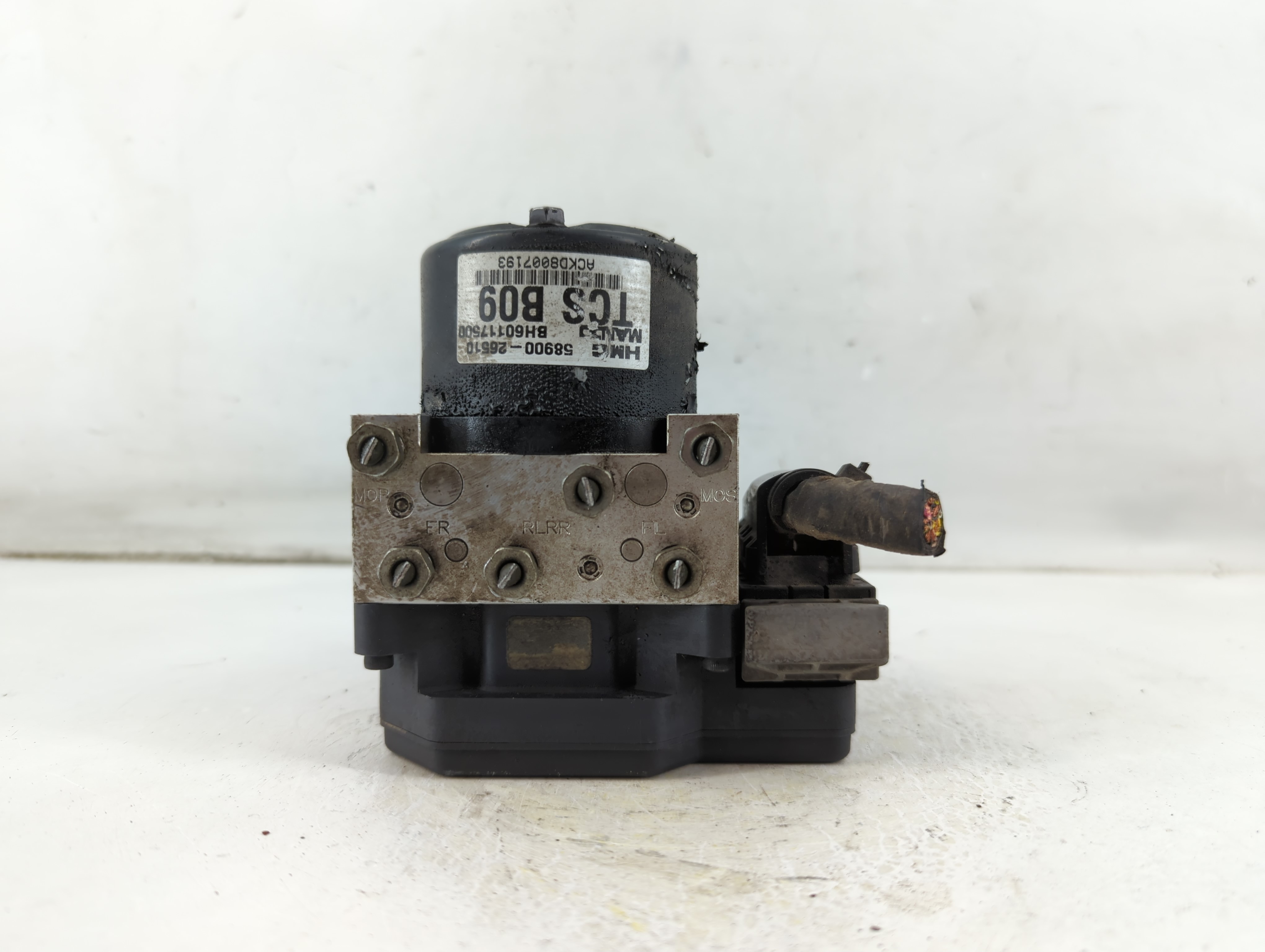 2005-2006 Hyundai Santa Fe Abs Pump Control Module 1050070 - Oemusedautoparts1.com