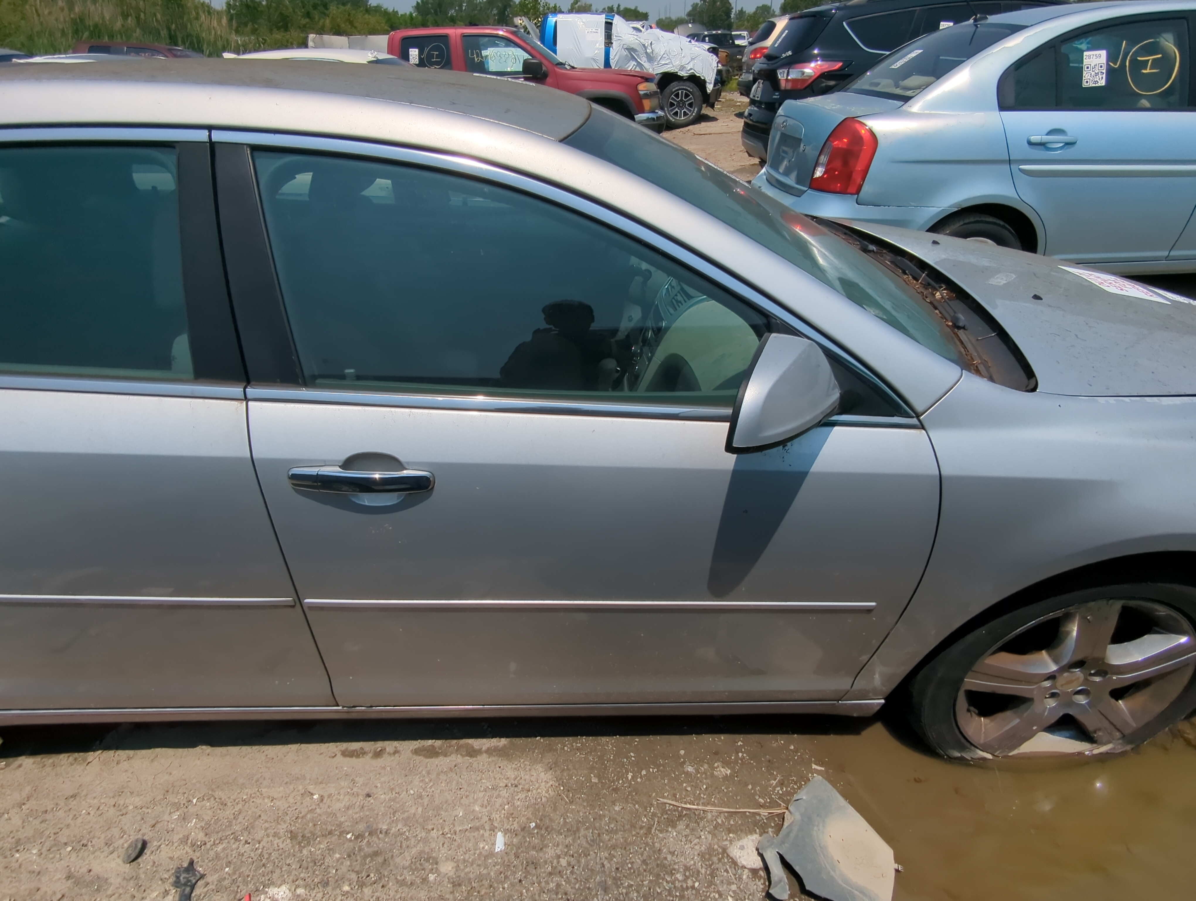 Picture of 2008-2012 Chevrolet Malibu Passenger Front Door Oem 1050250
