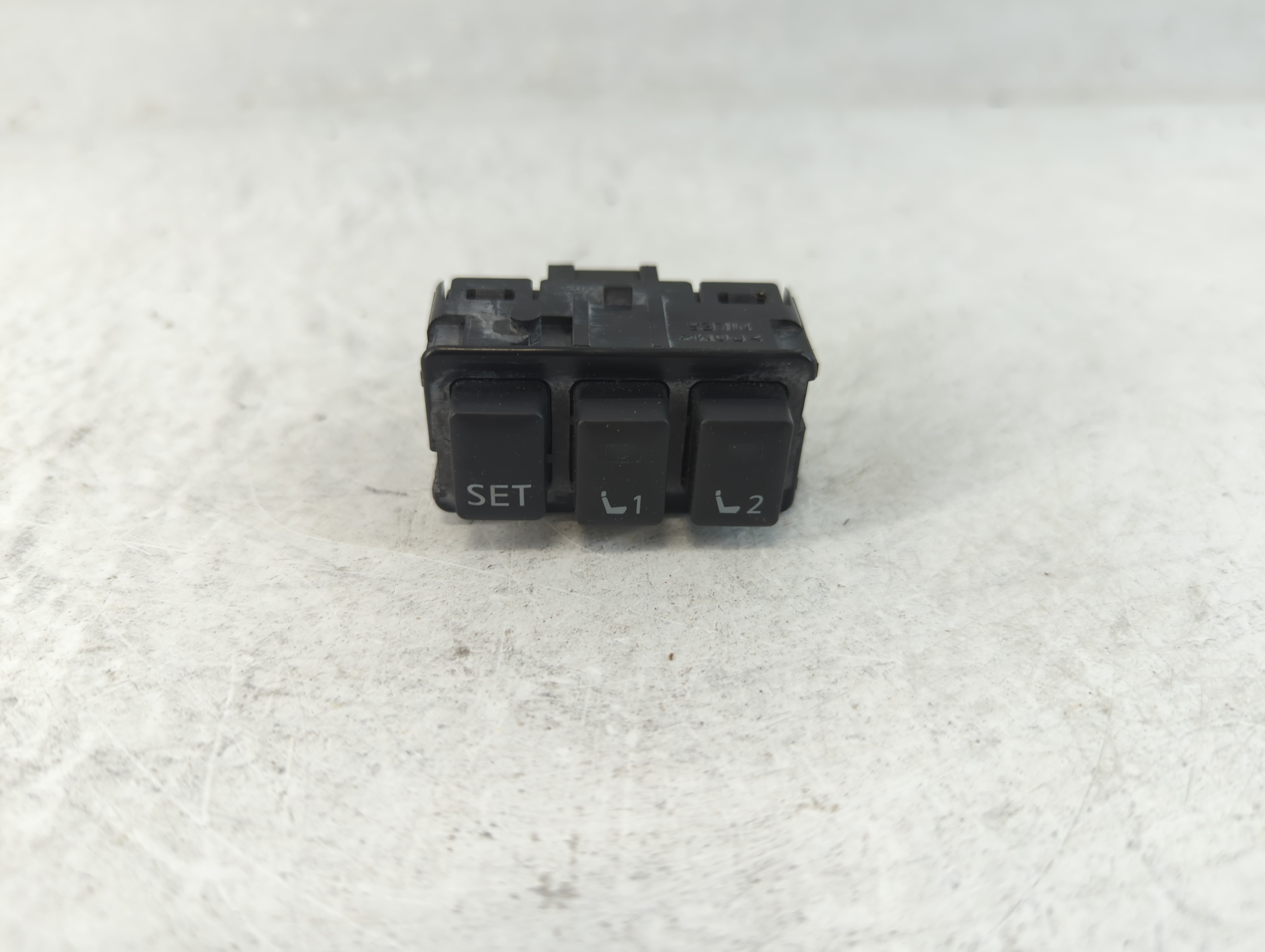 2017-2020 Nissan Rogue Driver Left Door Master Power Window Switch 1050264 - Oemusedautoparts1.com