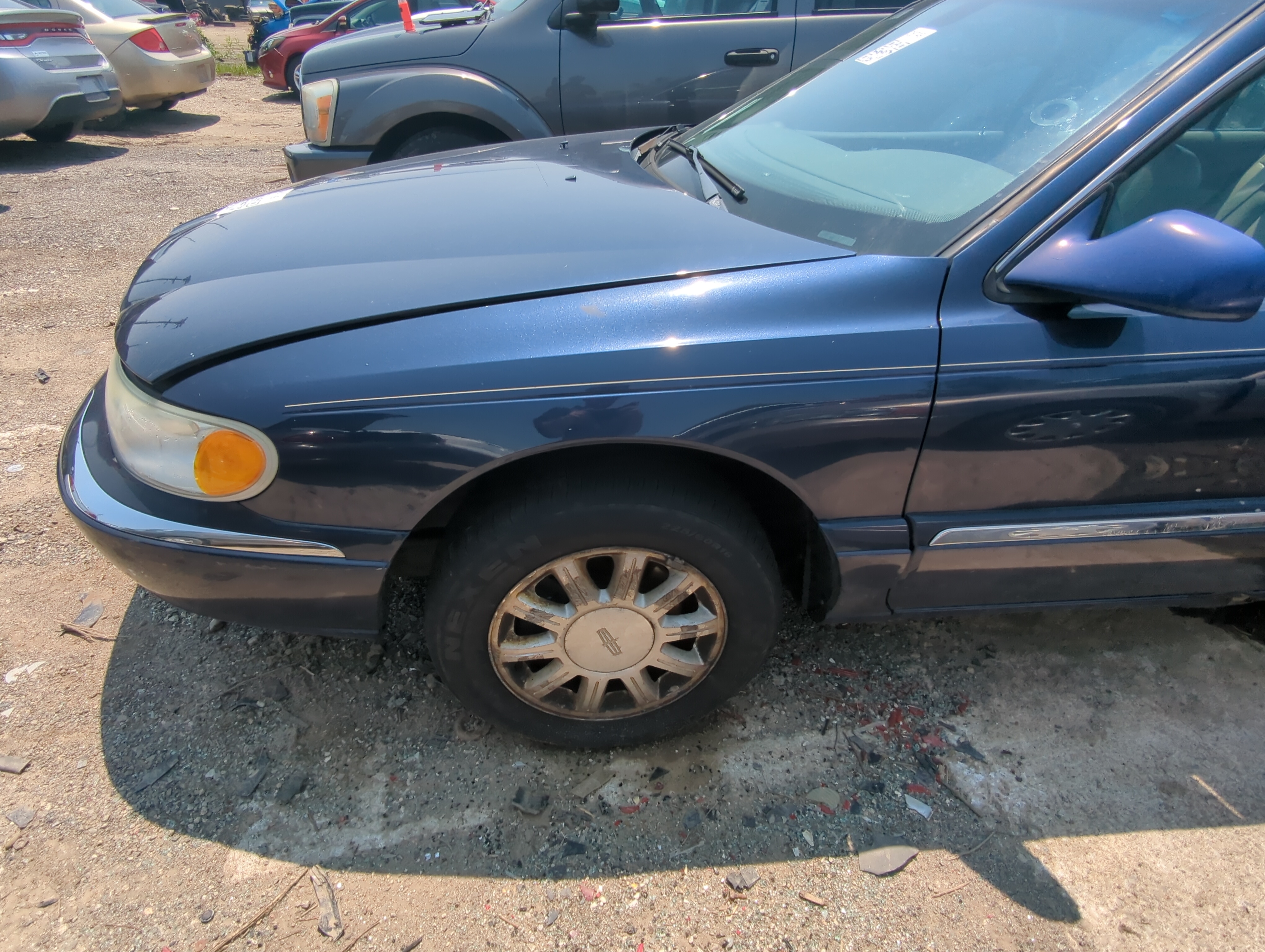 Picture of 2002 Lincoln Continental Driver Fender 1050439