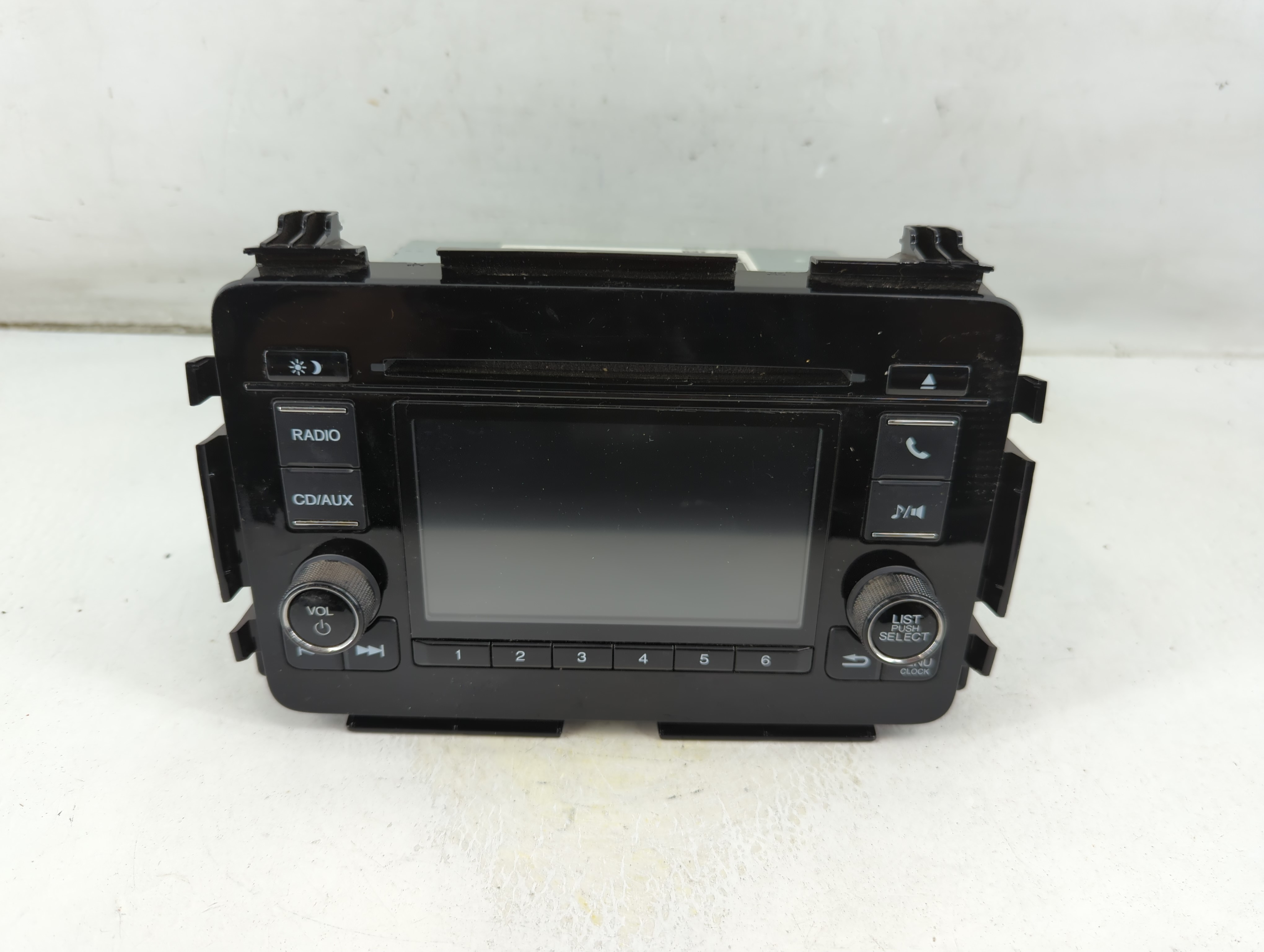 2017-2018 Hyundai Elantra Am Fm Cd Player Radio Receiver 1050444 - Oemusedautoparts1.com