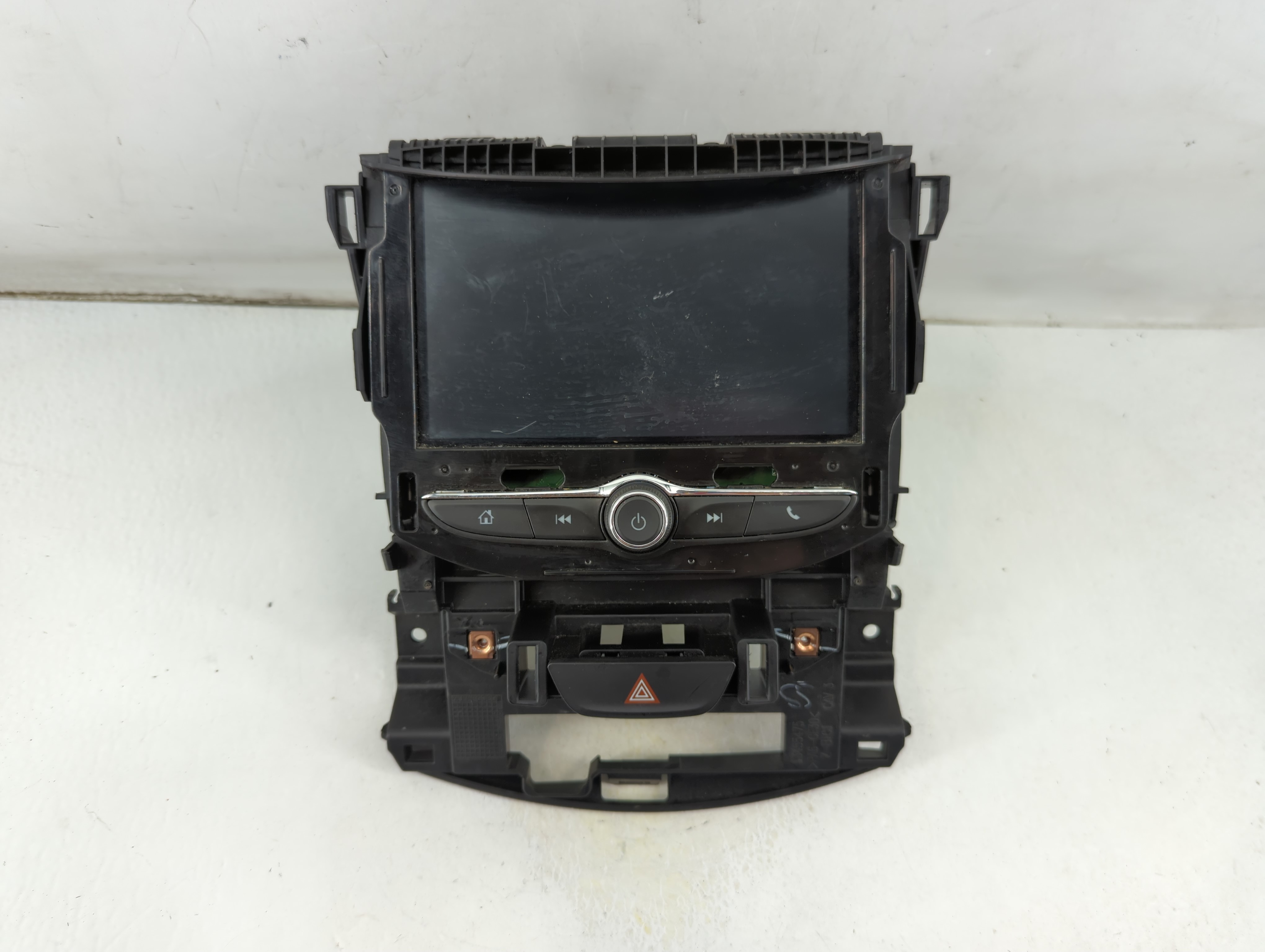 2016-2018 Chevrolet Cruze Am Fm Cd Player Radio Receiver 1050445 - Oemusedautoparts1.com