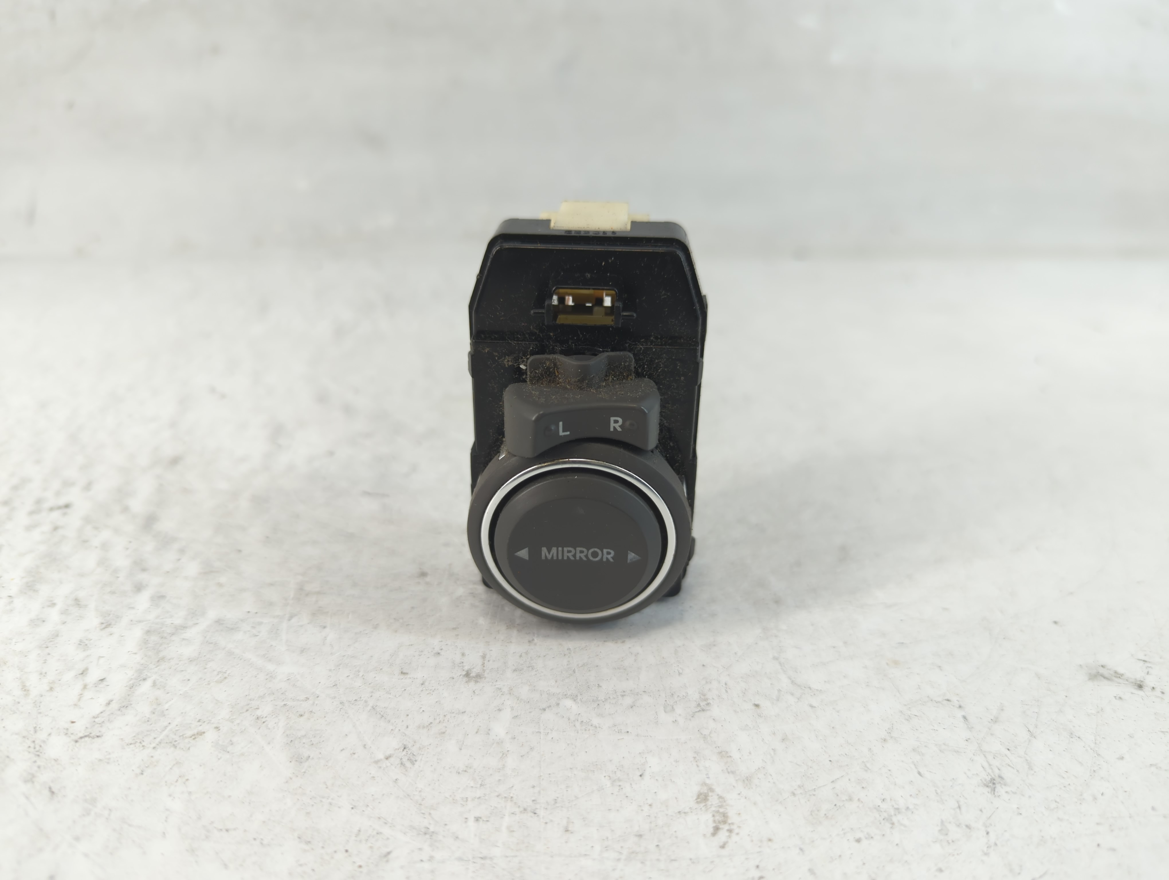 2011-2015 Hyundai Sonata Driver Left Door Master Power Window Switch 1050456 - Oemusedautoparts1.com