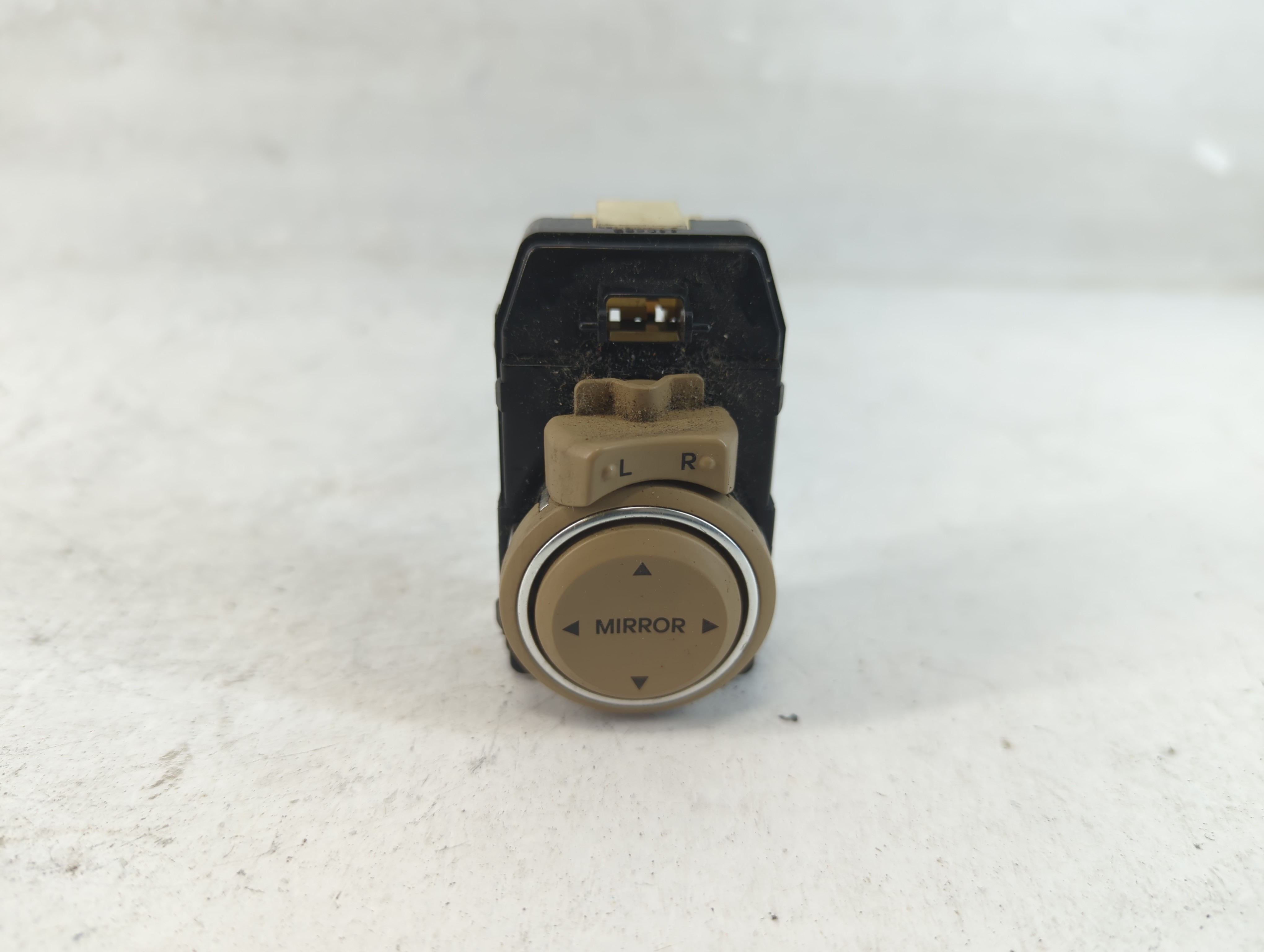 2011-2015 Hyundai Sonata Driver Left Door Master Power Window Switch 1050647 - Oemusedautoparts1.com