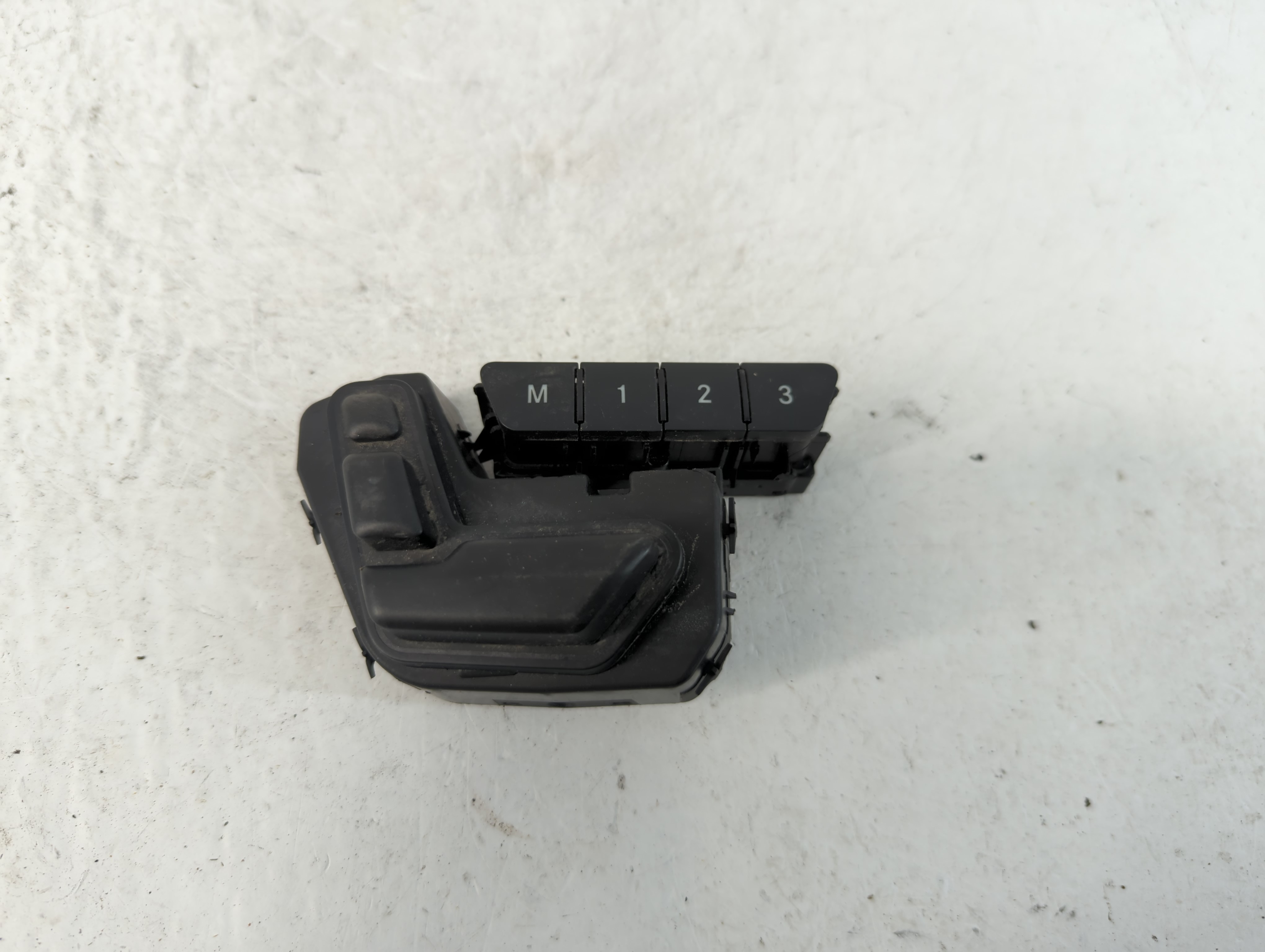 2017-2018 Infiniti Qx30 Driver Left Door Master Power Window Switch 1050655 - Oemusedautoparts1.com