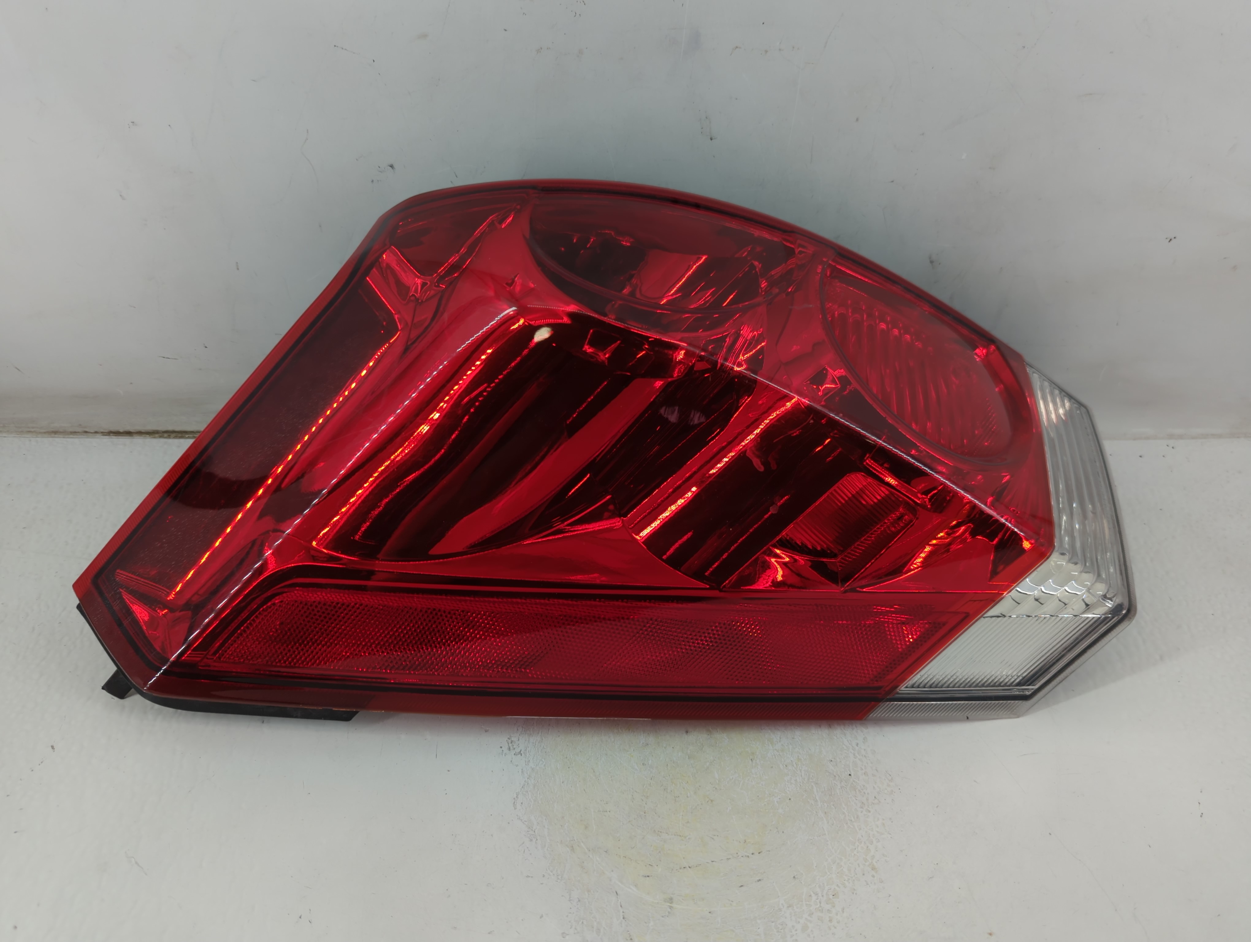2004-2009 Nissan Quest Driver Left Side Tail Light Taillight Oem 1050694 - Oemusedautoparts1.com