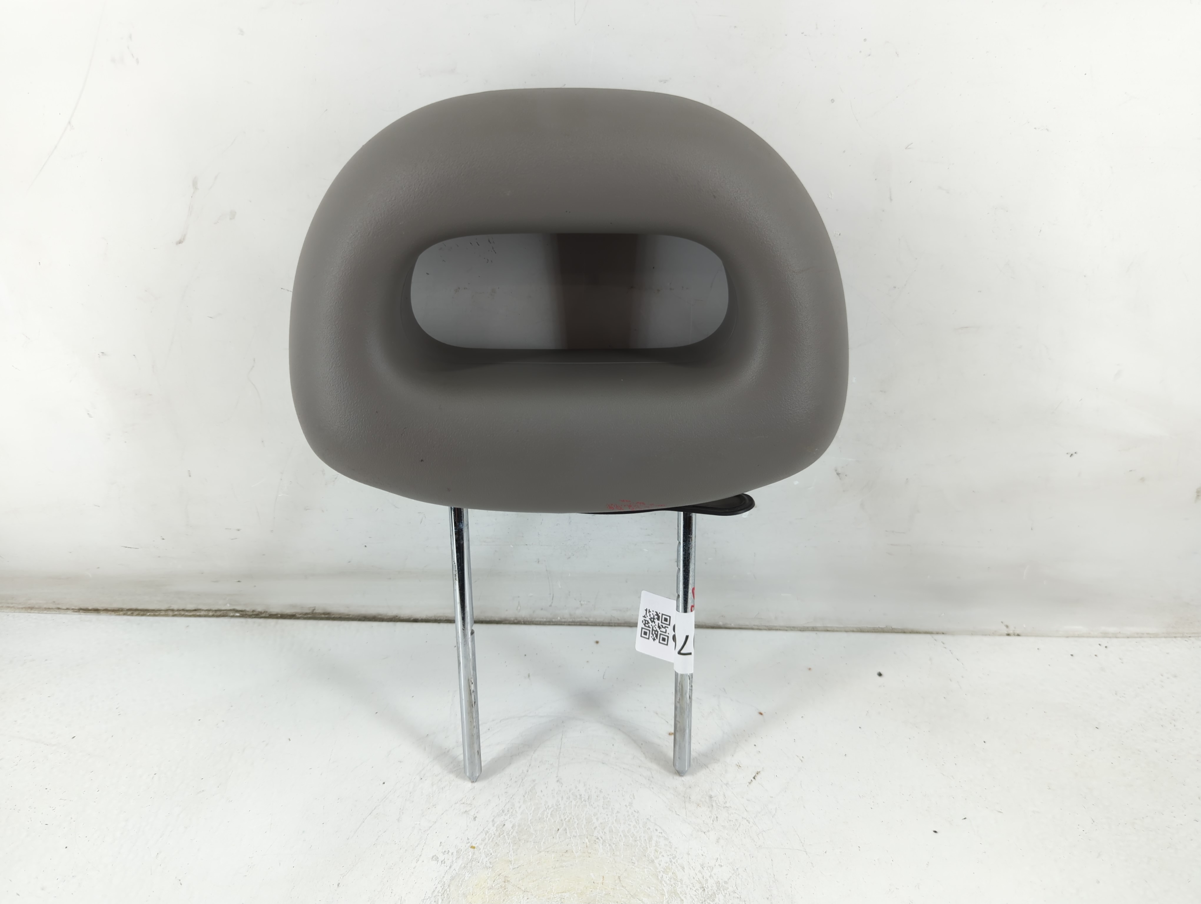 2003-2004 Saturn Ion Headrest Head Rest Front Driver Passenger Seat 1050703 - Oemusedautoparts1.com