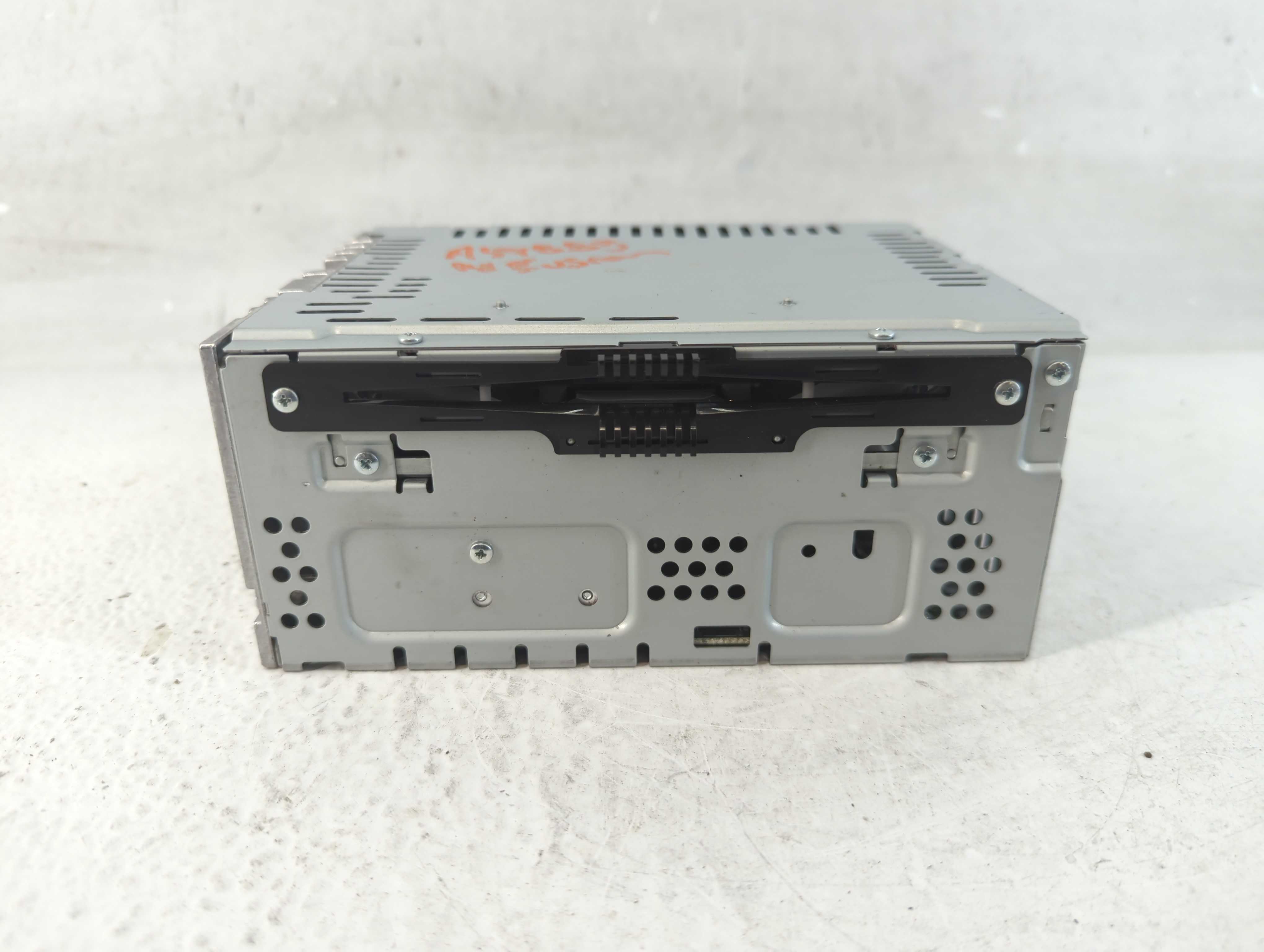 2013-2015 Ford Fusion Am Fm Cd Player Radio Receiver 1050713 - Oemusedautoparts1.com