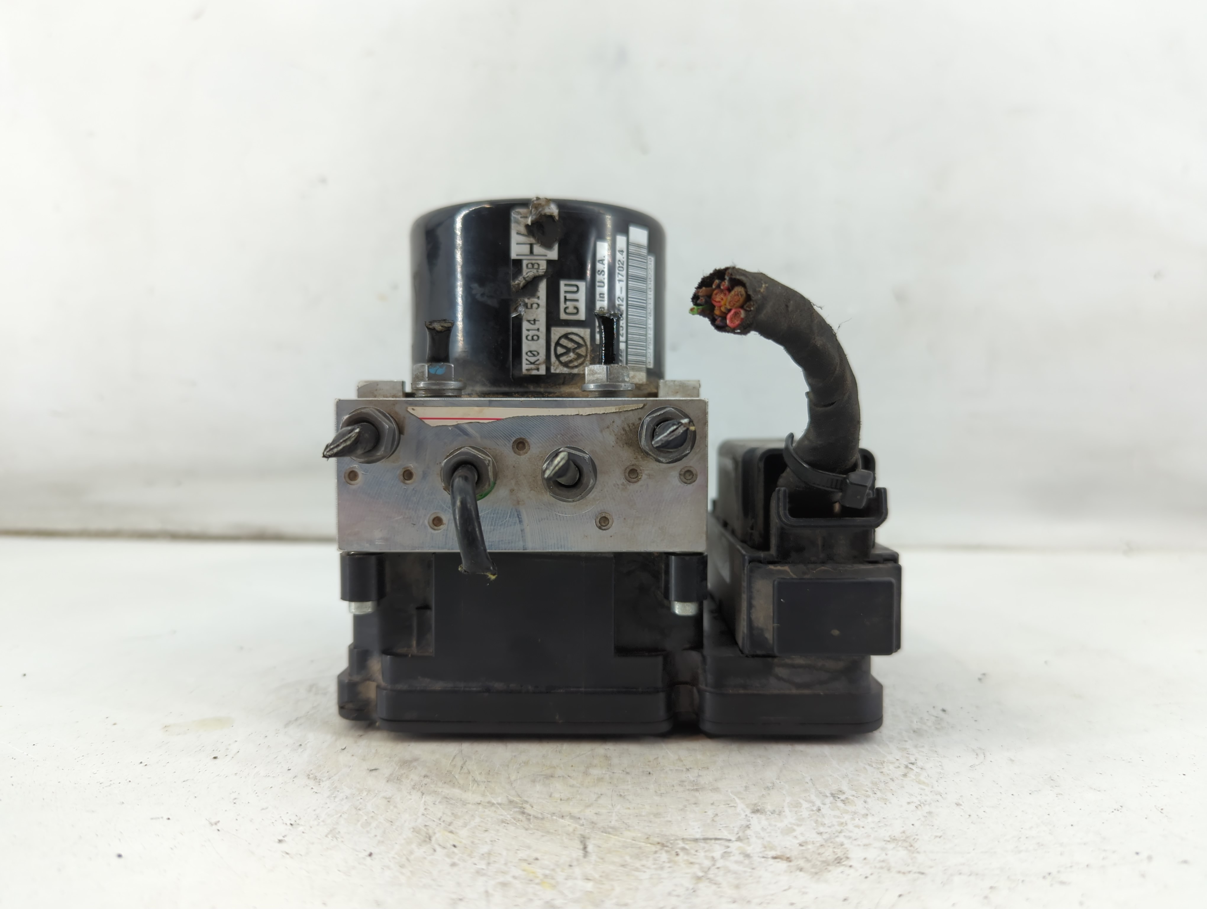 2002-2011 Volkswagen Golf Abs Pump Control Module 1050723 - Oemusedautoparts1.com