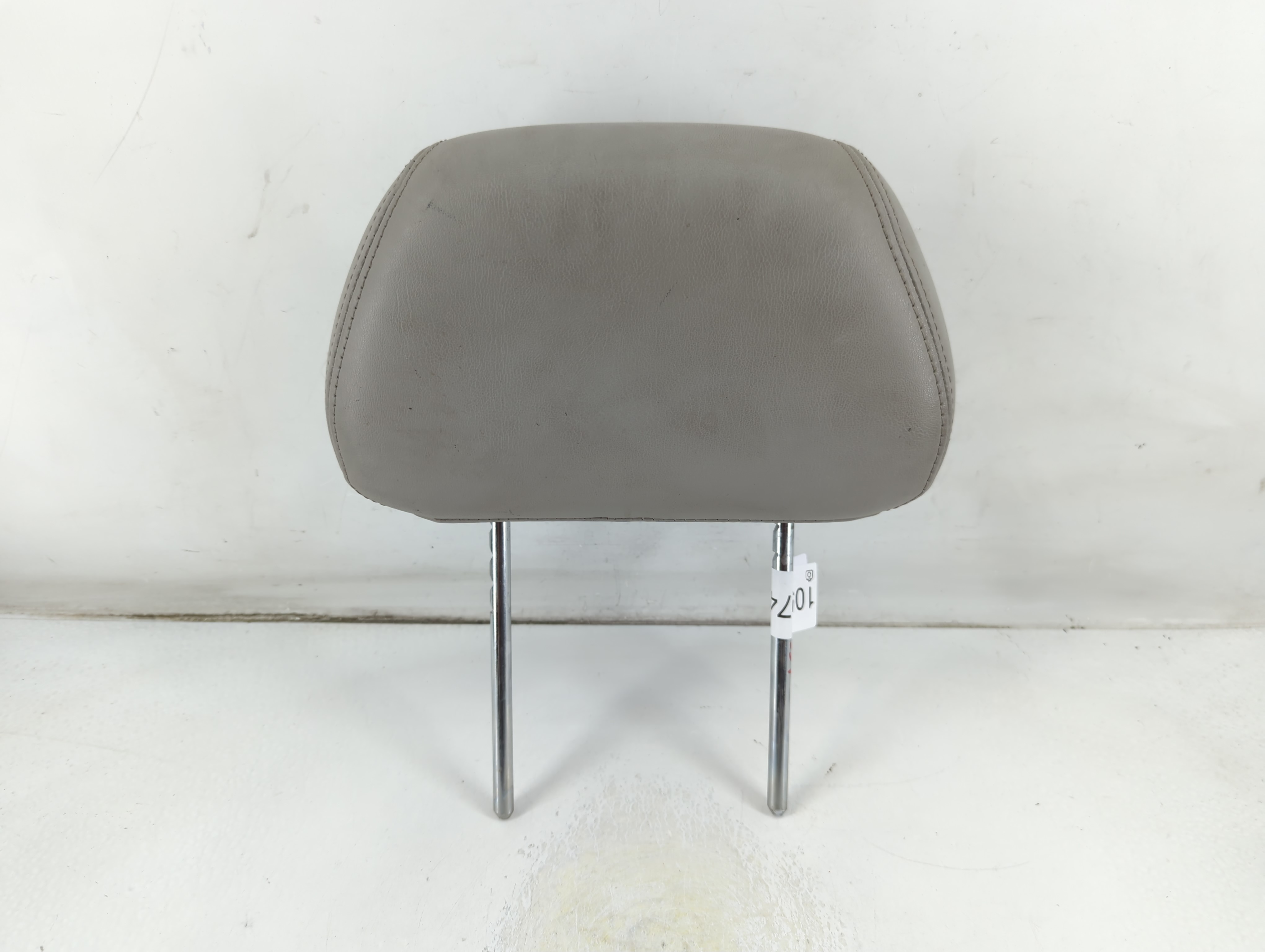 2005 Chevrolet Malibu Headrest Head Rest Front Driver Passenger Seat 1050741 - Oemusedautoparts1.com