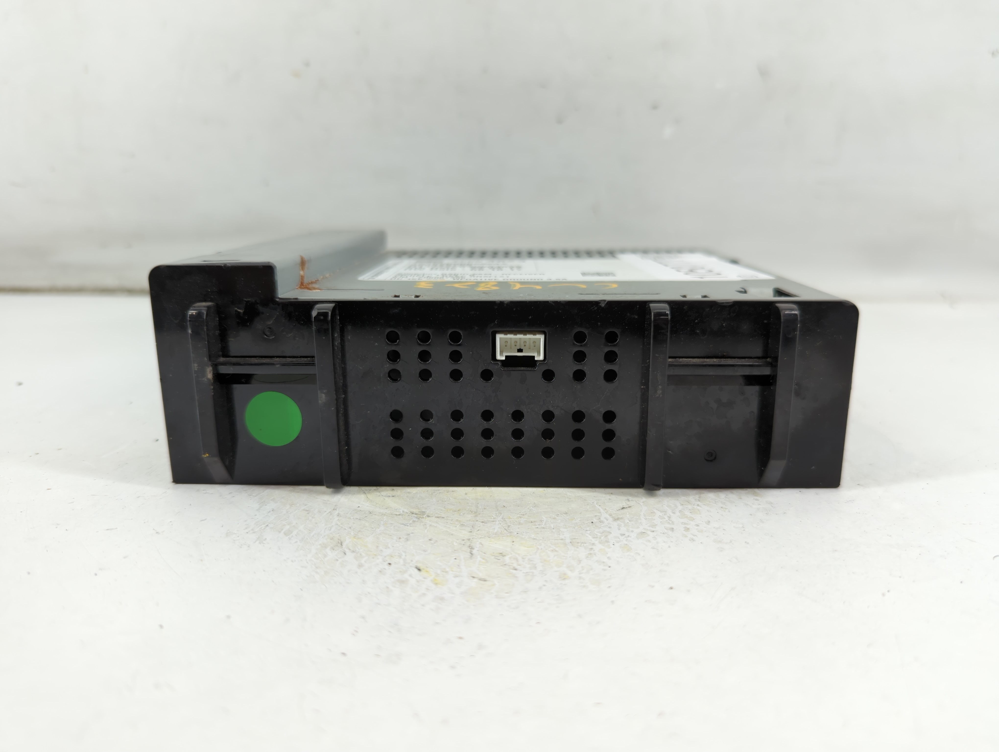 2018-2018 Chevrolet Silverado 2500 Am Fm Cd Player Radio Receiver 1050777 - Oemusedautoparts1.com