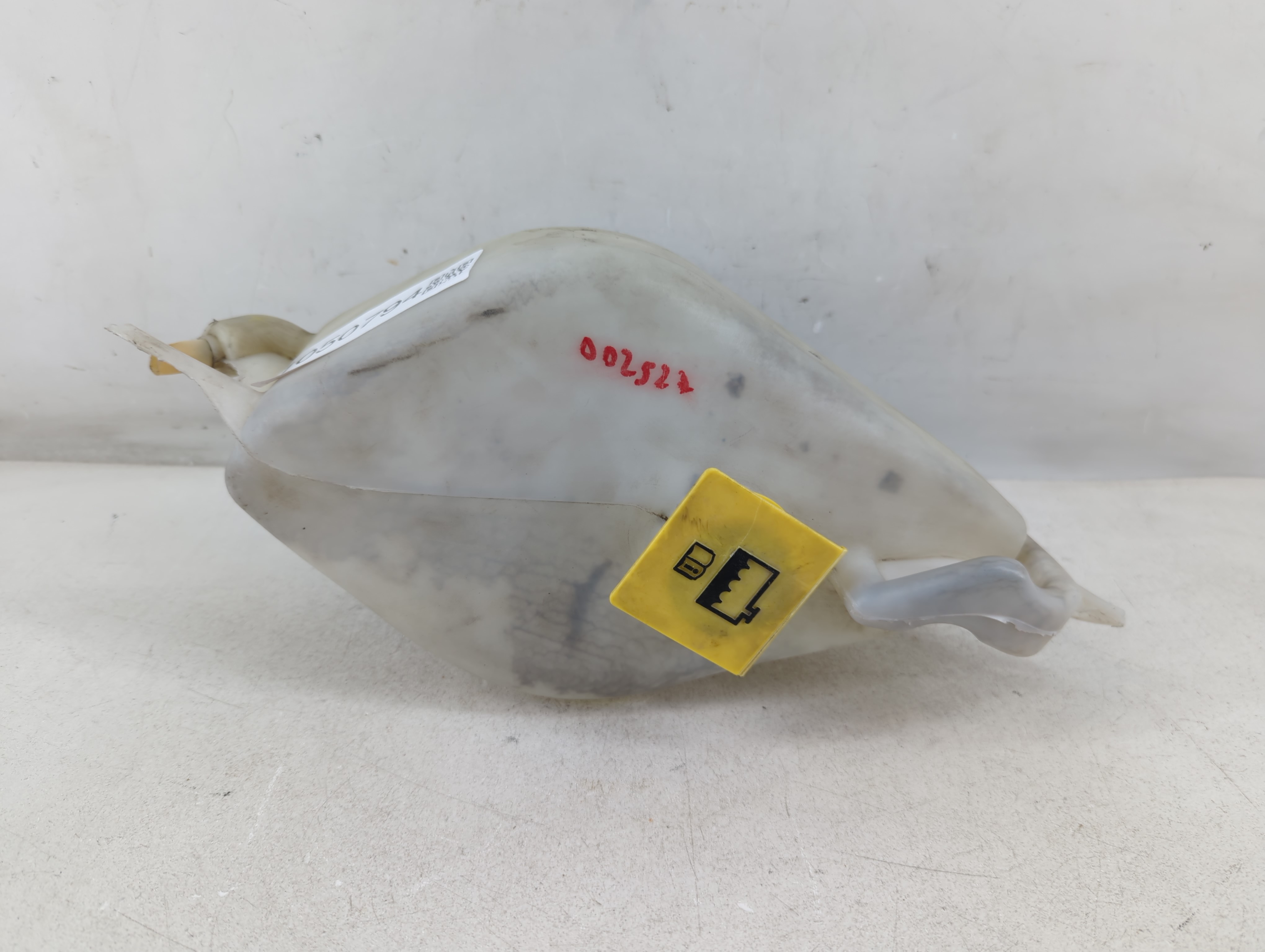 2008-2010 Dodge Avenger Windshield Washer Fluid Reservoir Bottle Oem 1050794 - Oemusedautoparts1.com