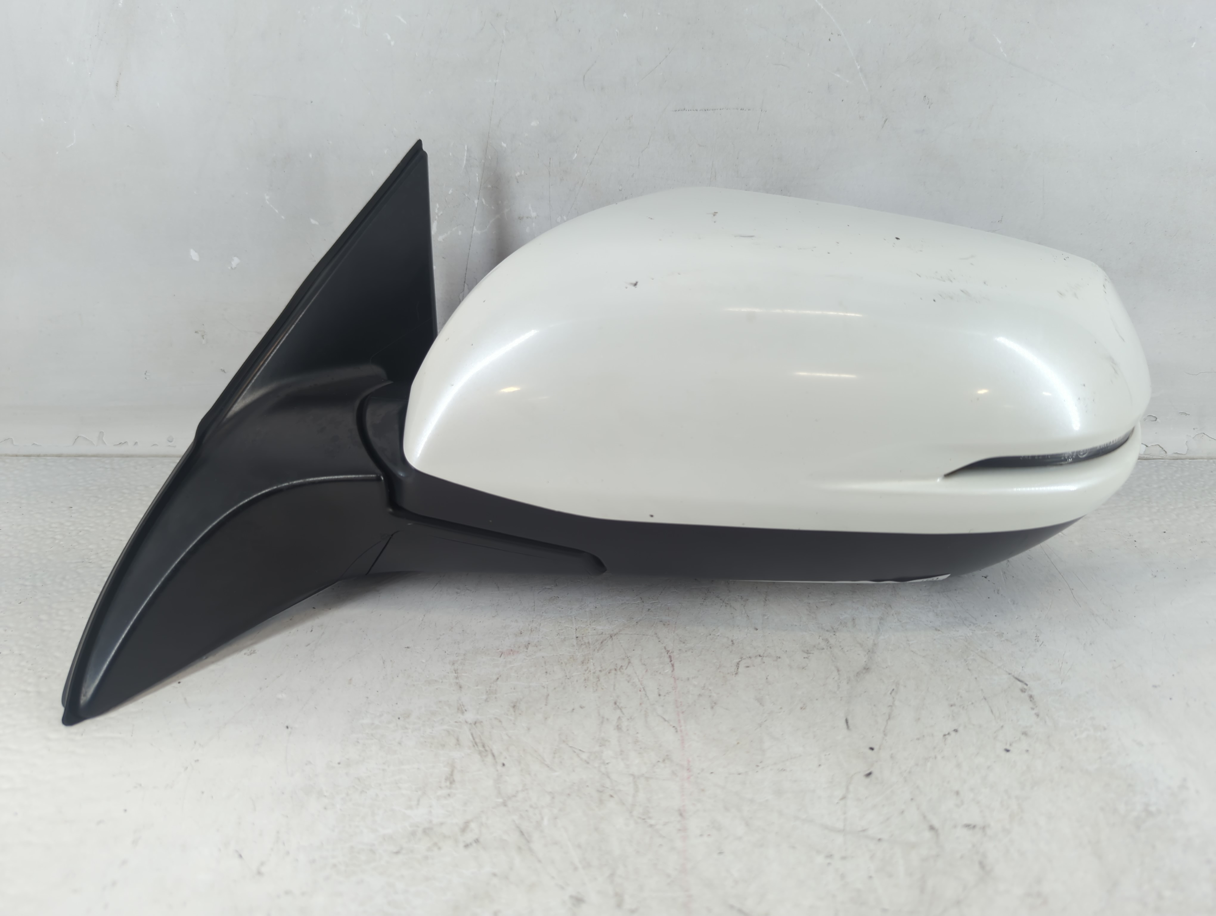 Picture of 2017 Honda Hr-v Driver Left Side View Power Door Mirror White 1050811