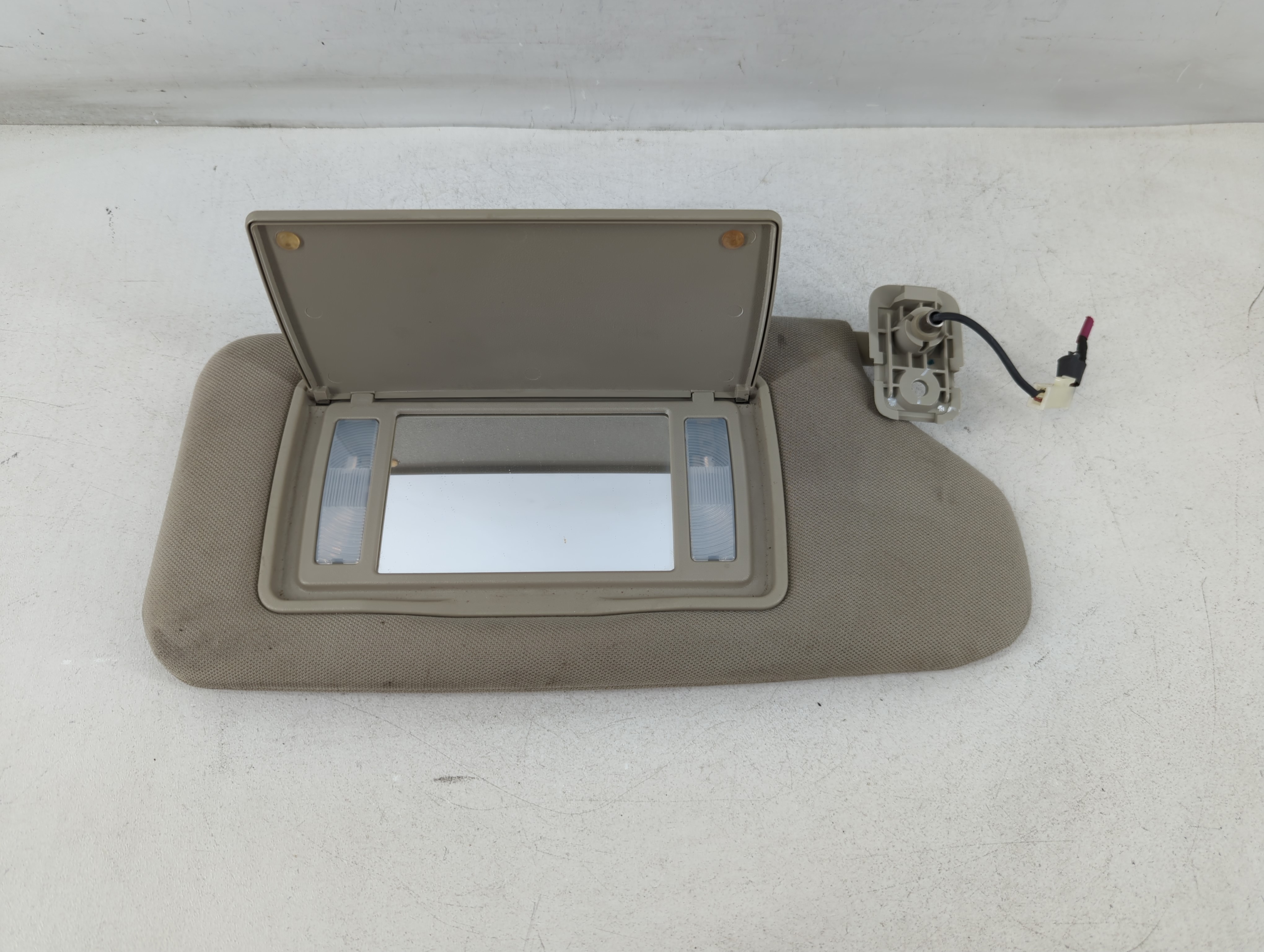 2009-2009 Nissan Altima Passenger Sun Visor Mirror Right Sunvisor 1050825 - Oemusedautoparts1.com
