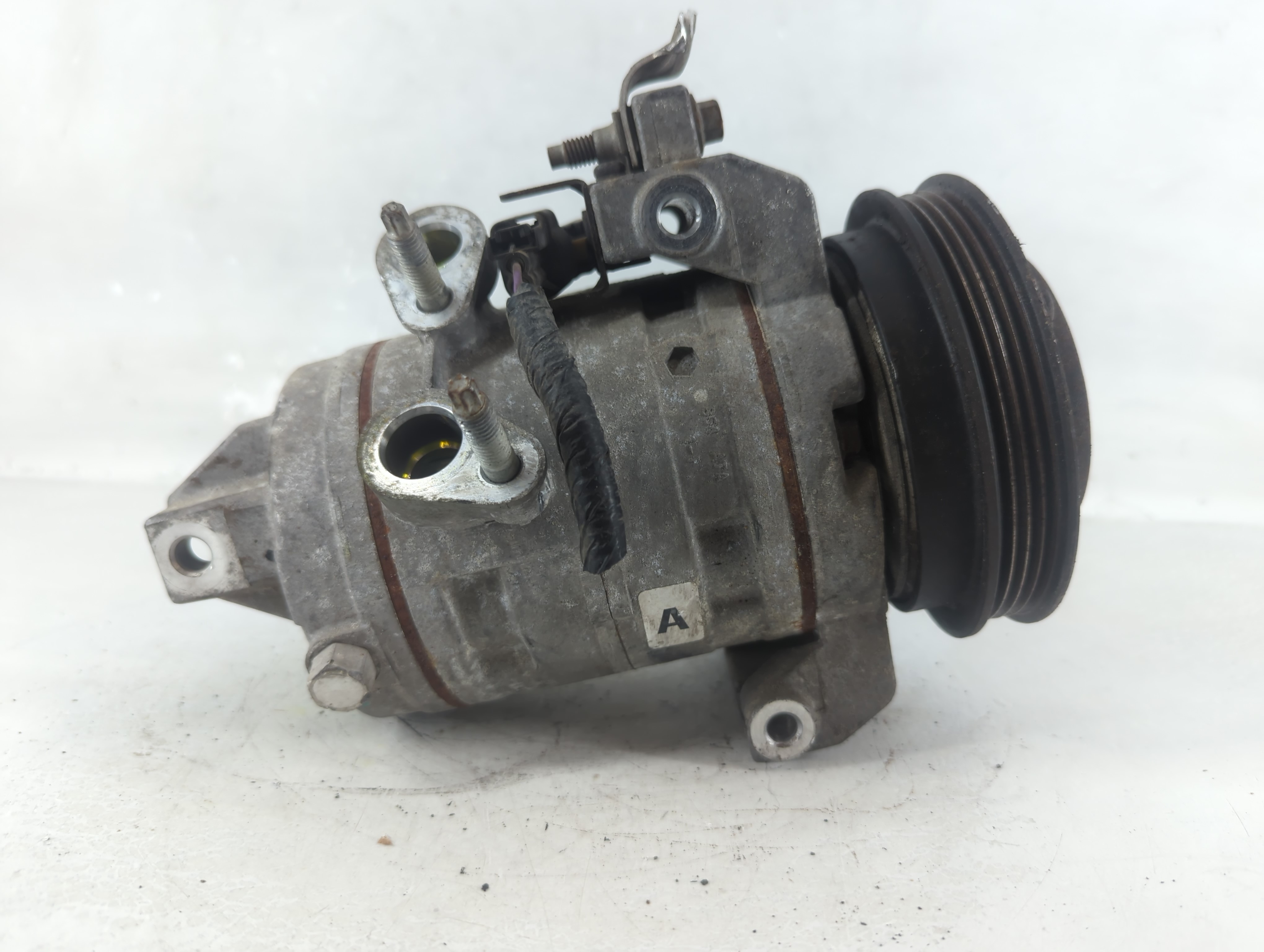 Picture of 2011-2014 Ford Mustang Air Conditioning A/c Ac Compressor Oem 1050846