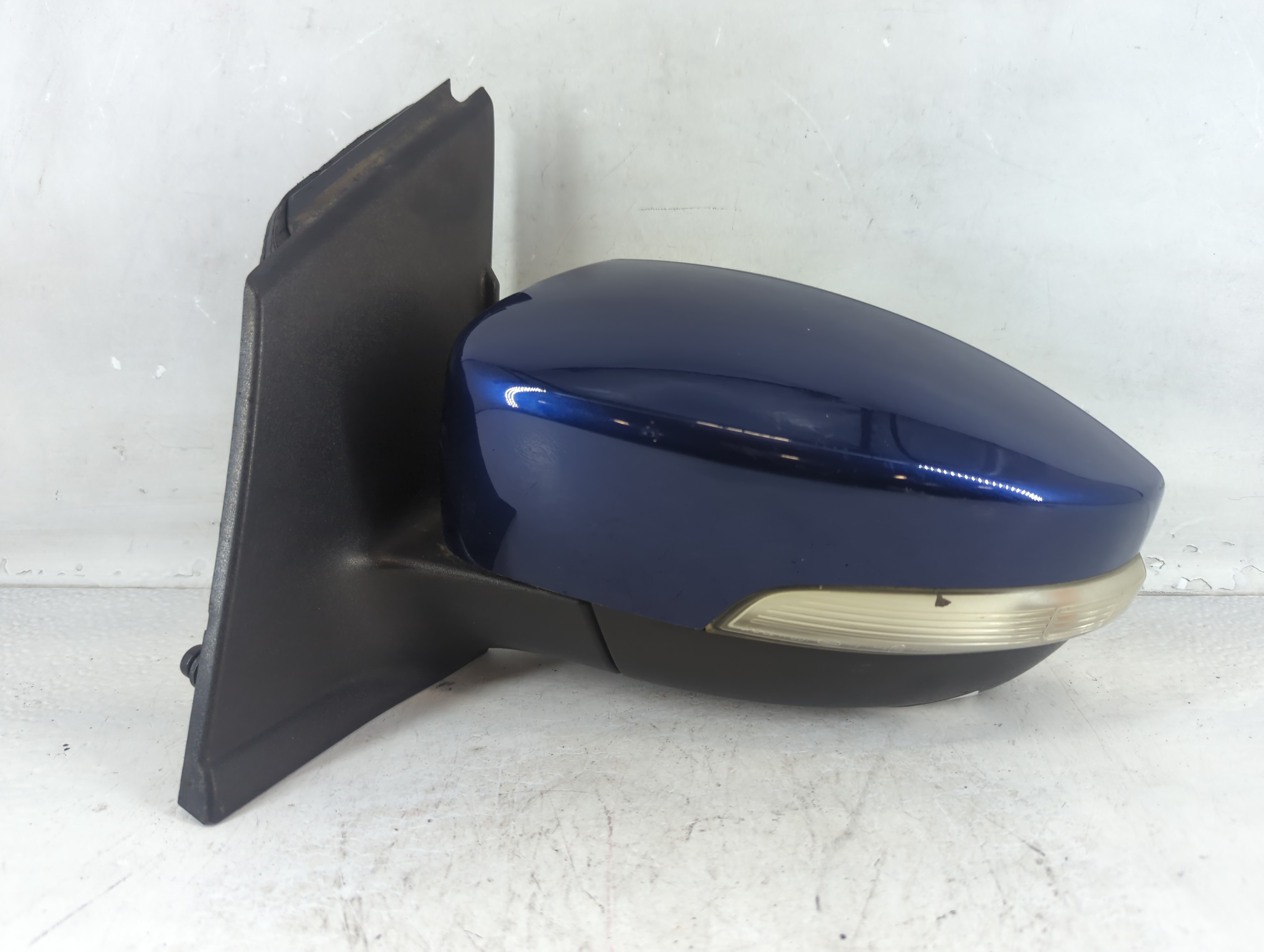 2013-2016 Ford Escape Driver Left Side View Power Door Mirror Blue 1050857 - Oemusedautoparts1.com
