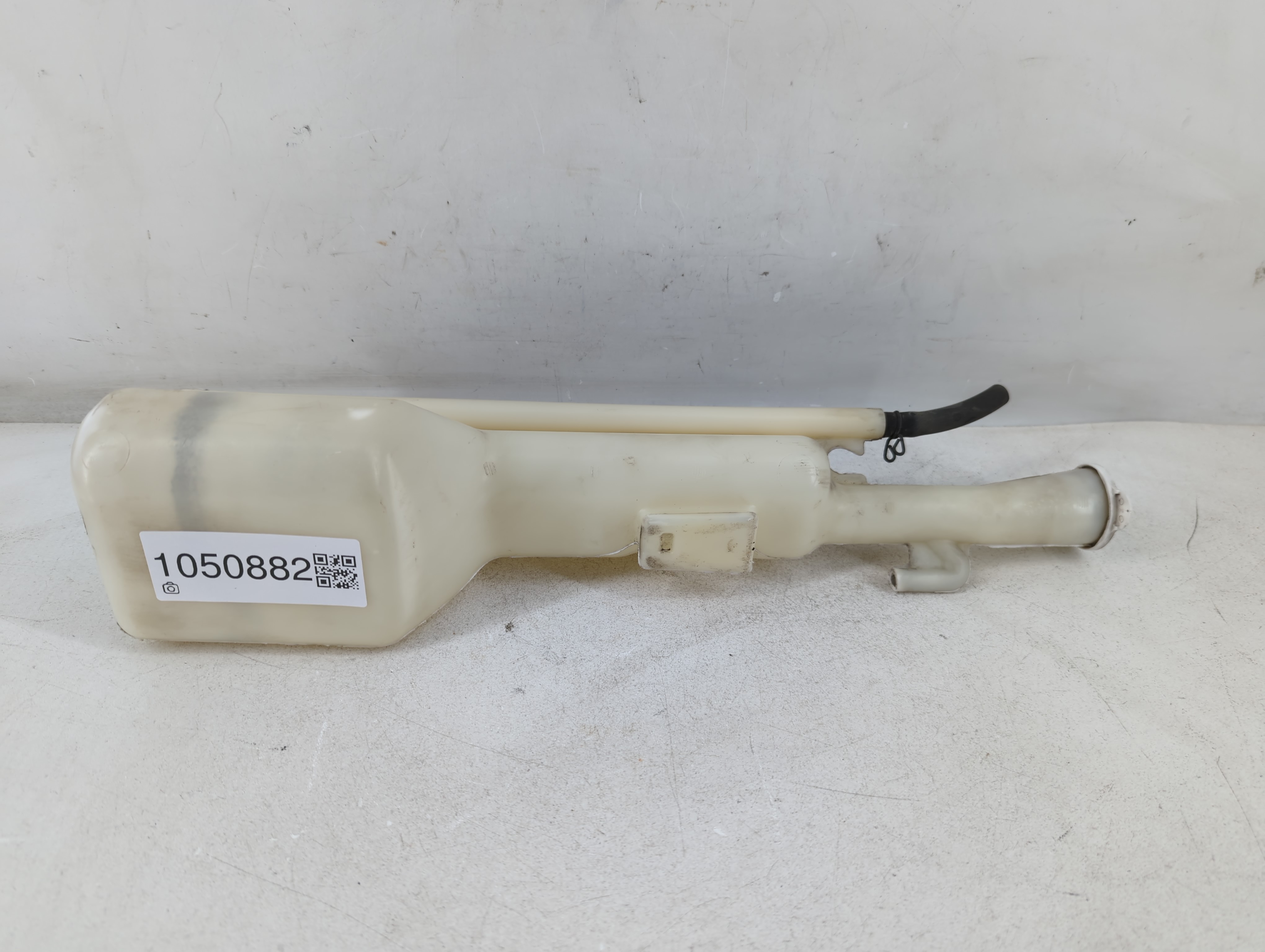 2004-2012 Mitsubishi Galant Windshield Washer Fluid Reservoir Bottle Oem 1050882 - Oemusedautoparts1.com