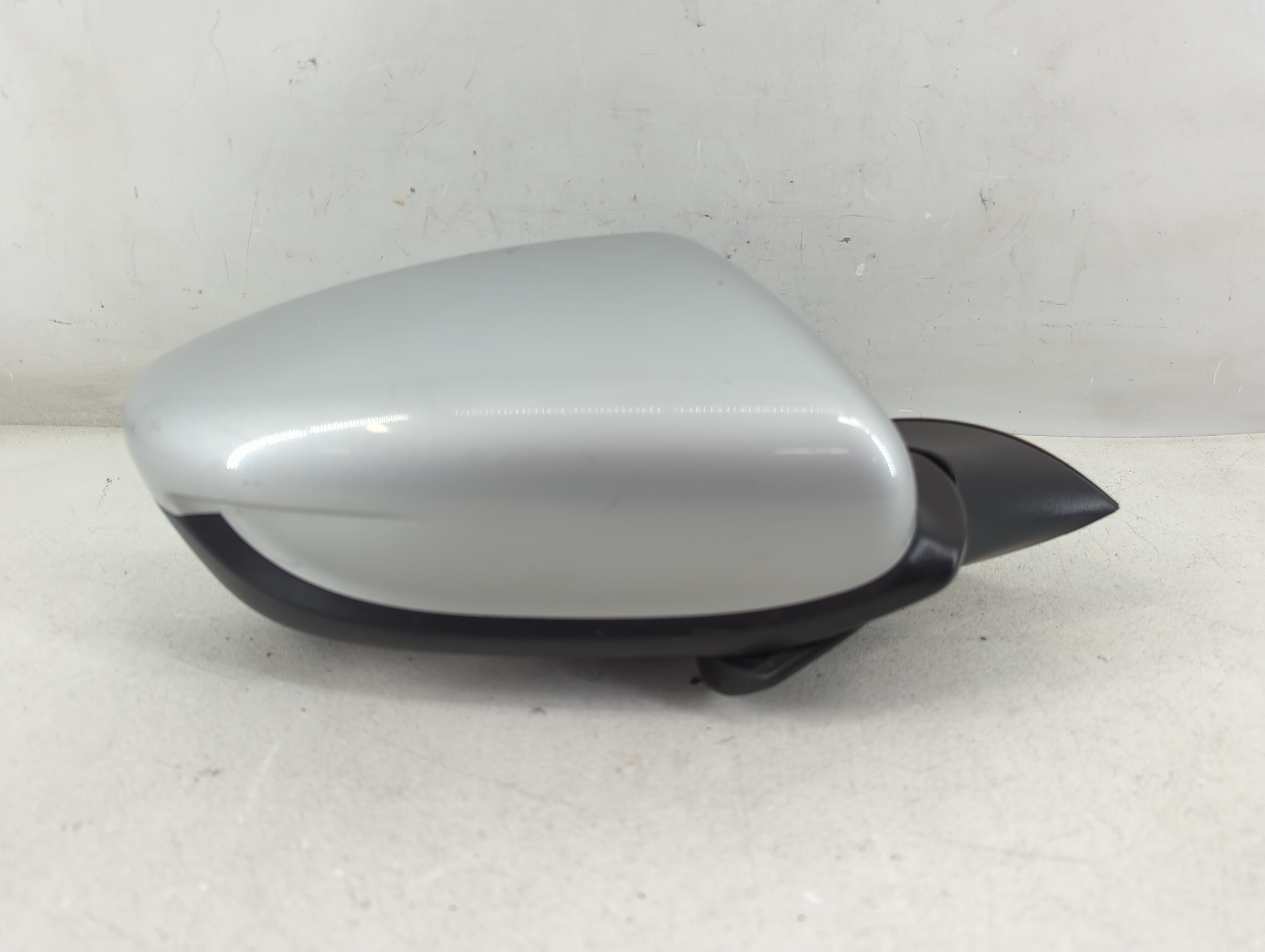 2016-2018 Kia Forte Passenger Right Side View Power Door Mirror Silver 1050895 - Oemusedautoparts1.com
