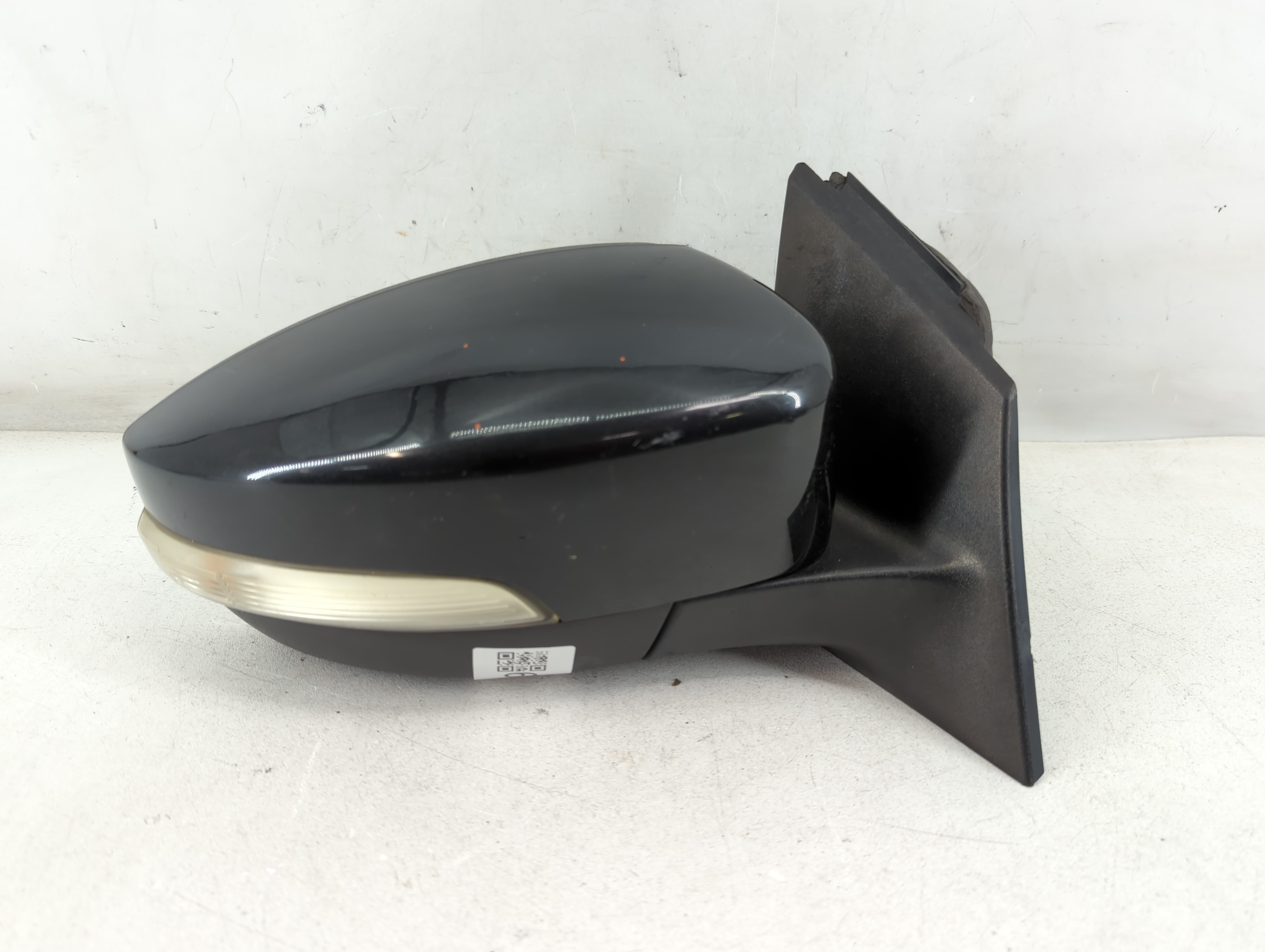 2015-2018 Ford Focus Passenger Right Side View Power Door Mirror Black 1050929 - Oemusedautoparts1.com