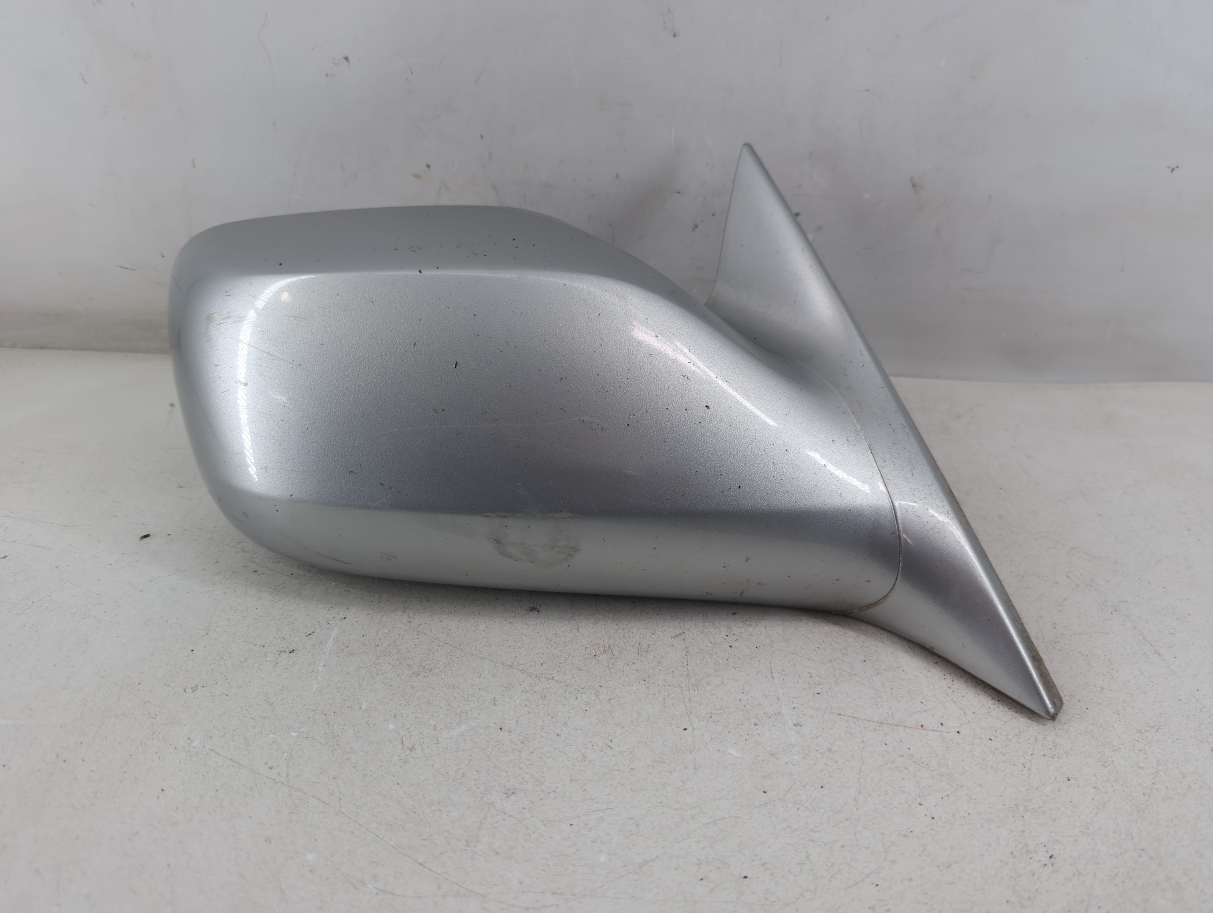 2005-2010 Toyota Avalon Passenger Right Side View Power Door Mirror Gray 1050933 - Oemusedautoparts1.com