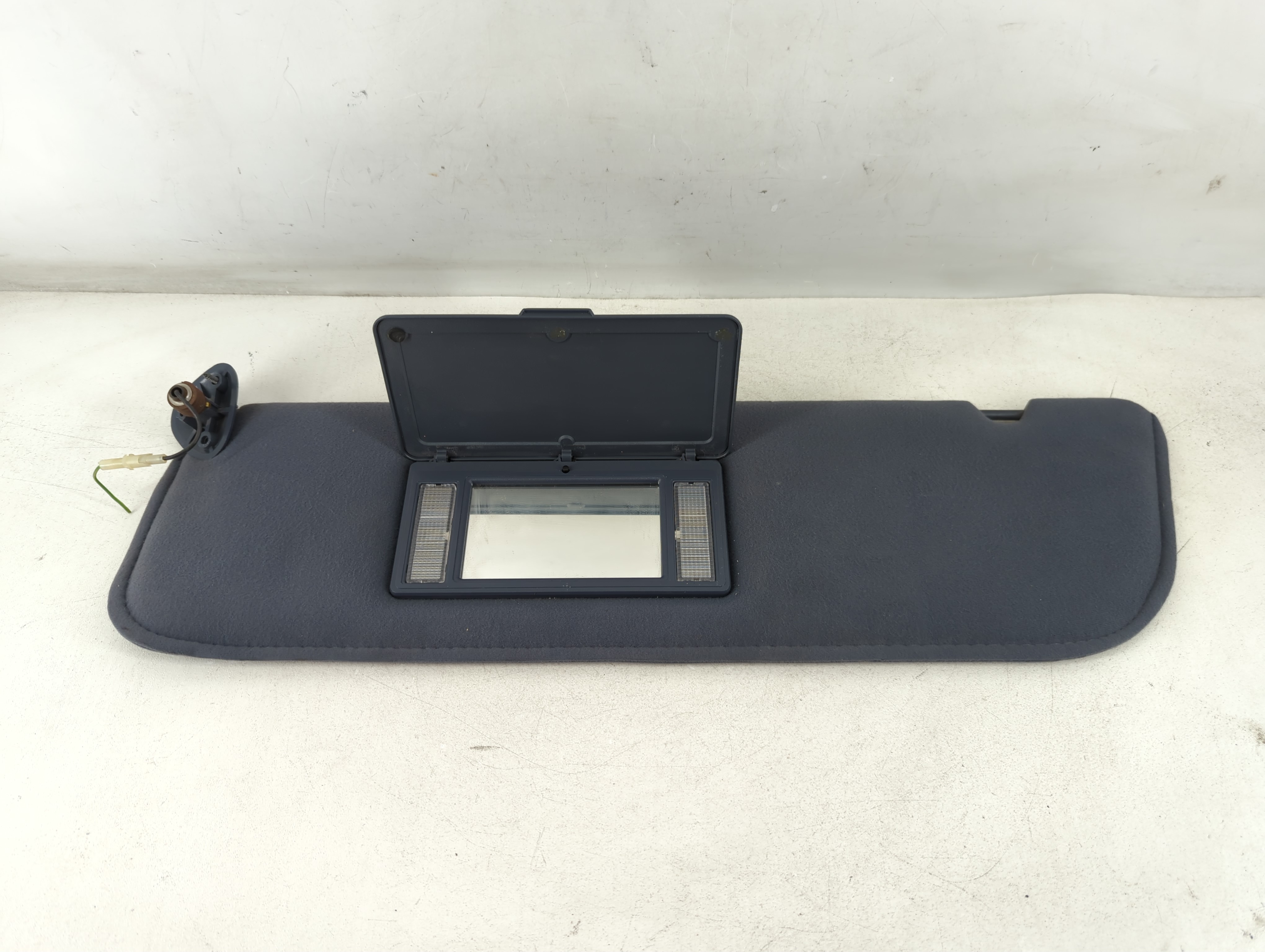 1993 Ford E-150 Driver Sun Visor Mirror Left Sunvisor Blue 1050942 - Oemusedautoparts1.com