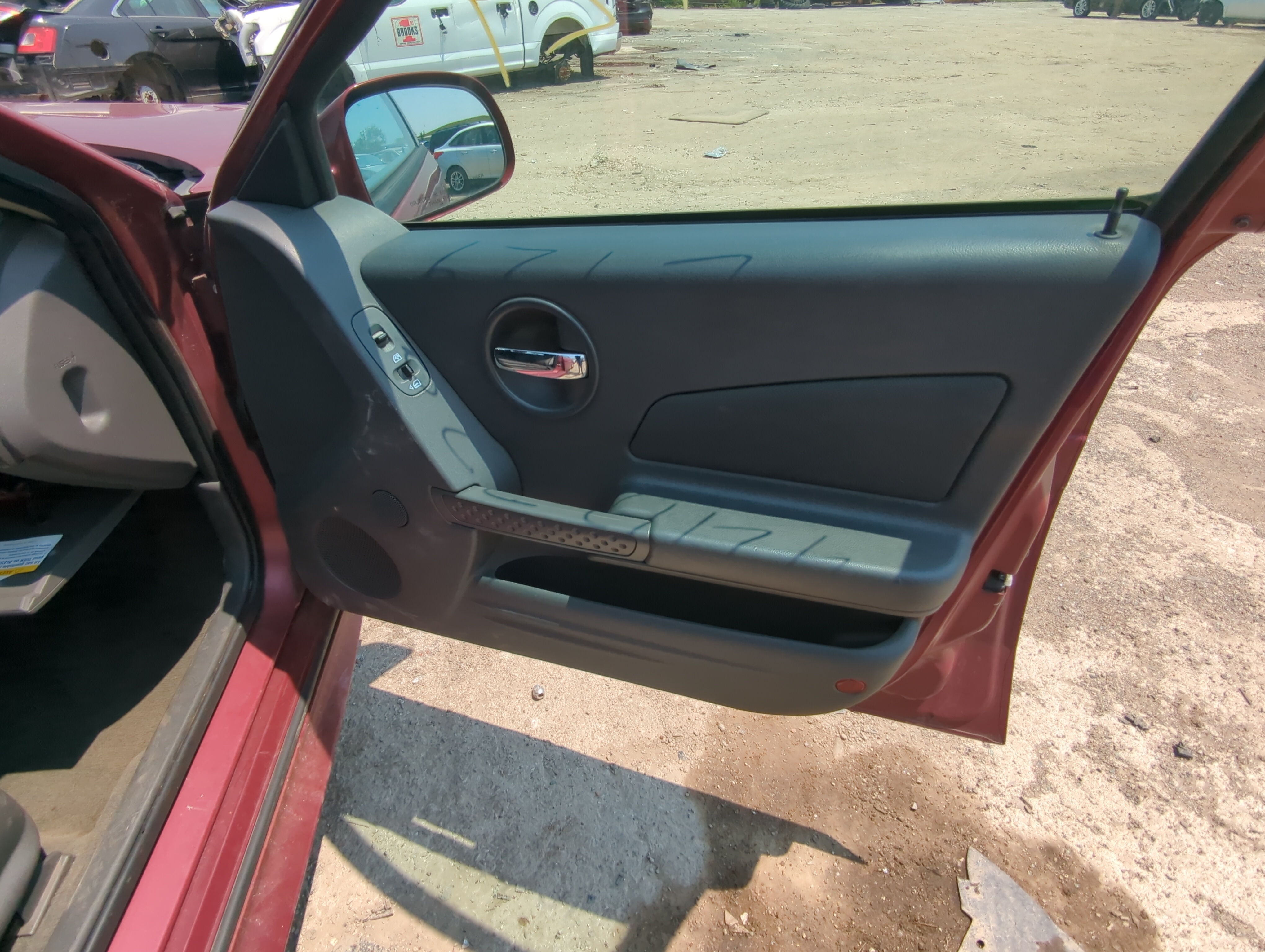 Picture of 2005 Pontiac Grand Prix Front Right Passenger Interior Door Panel Trim 1051052